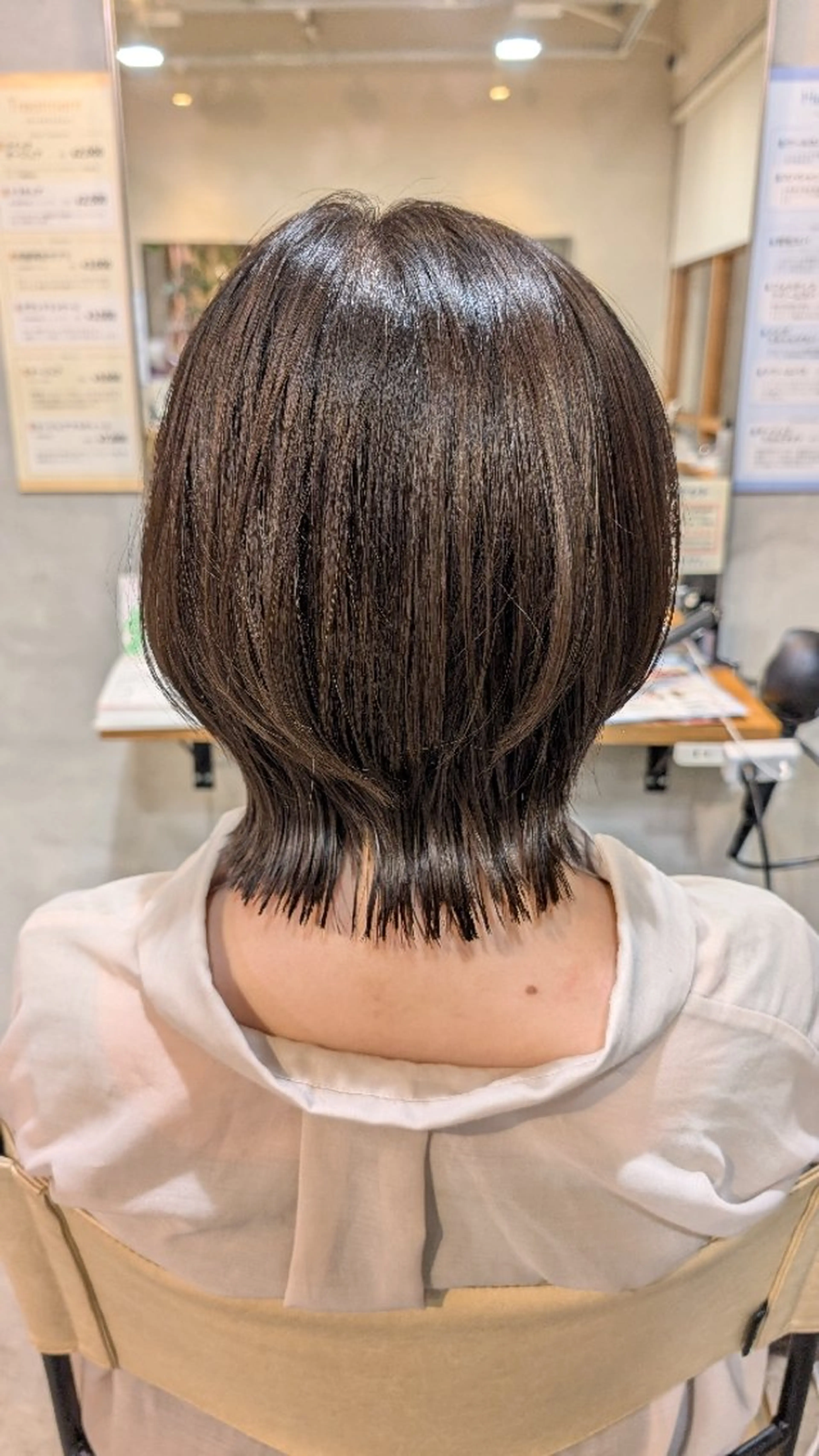 ミディアム レイヤーカット ウルフカット ウルフレイヤー 【女性限定】 しおりのヘアスタイル