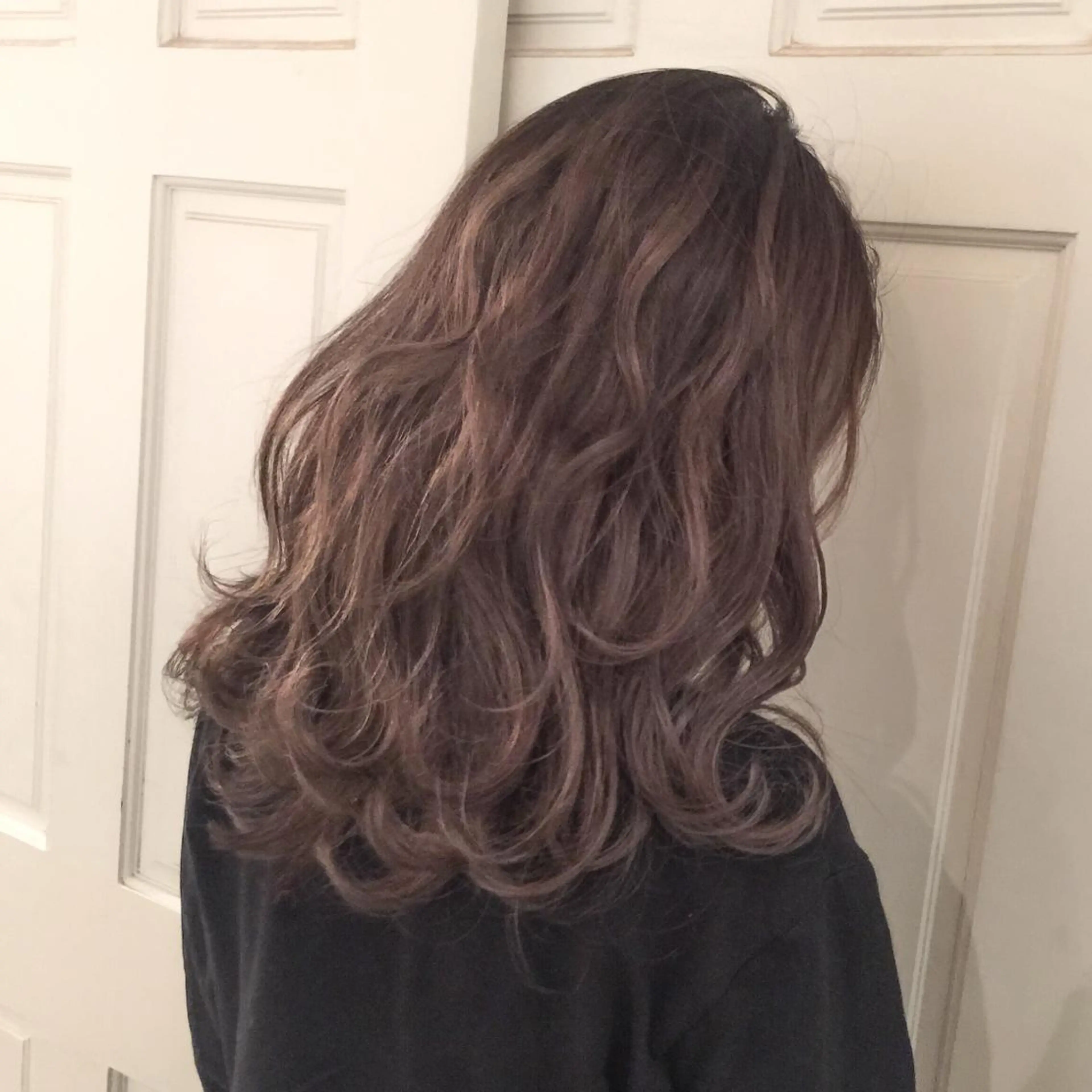 セミロング カラー ベージュカラー ハイライトカラー ハイライト レイヤーカット ホワイト&レイヤーカ ットエクステ長畠俊輔のヘアスタイル