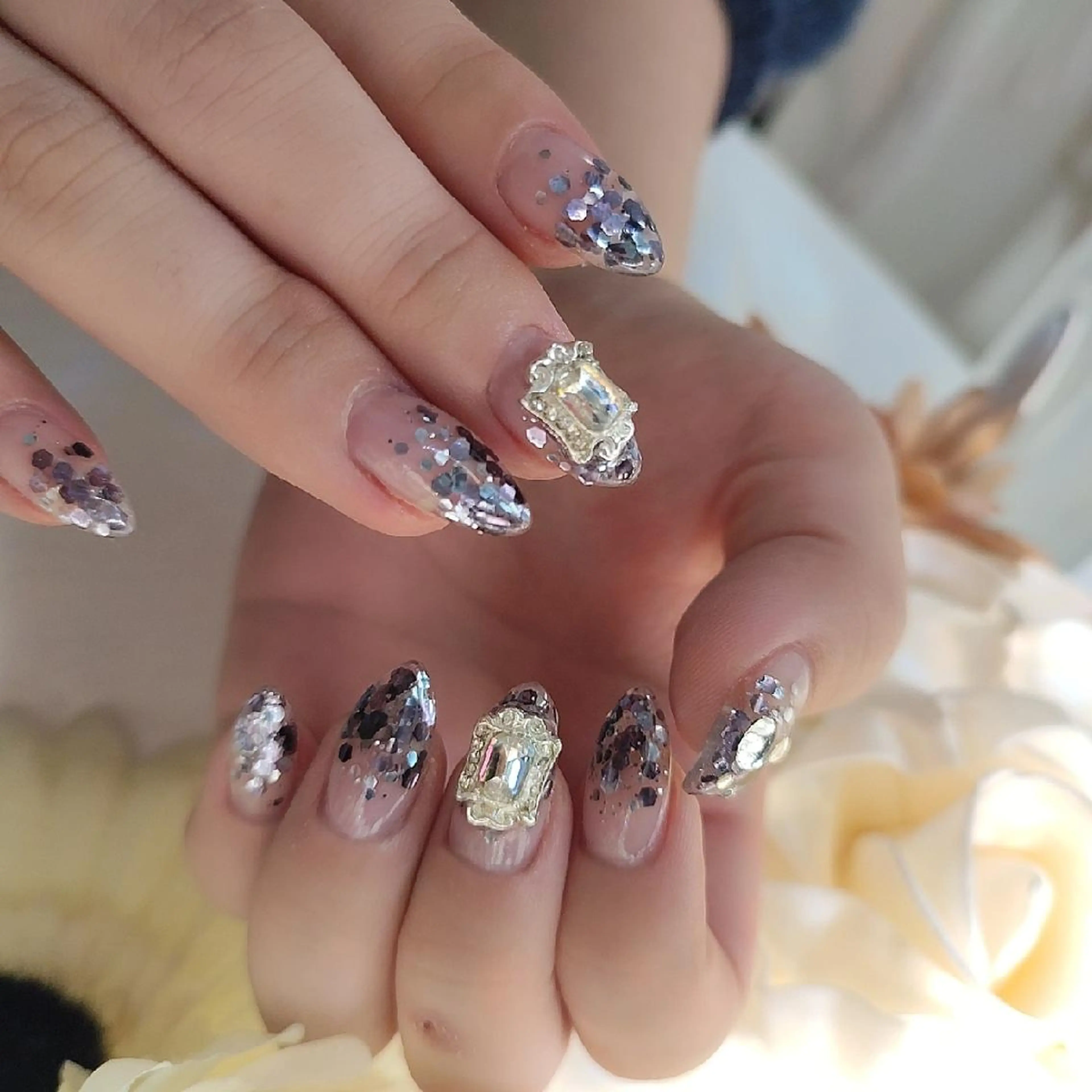 ネイル ハンドネイル RUNWAY 　　の眉毛・アイブロウイメージ