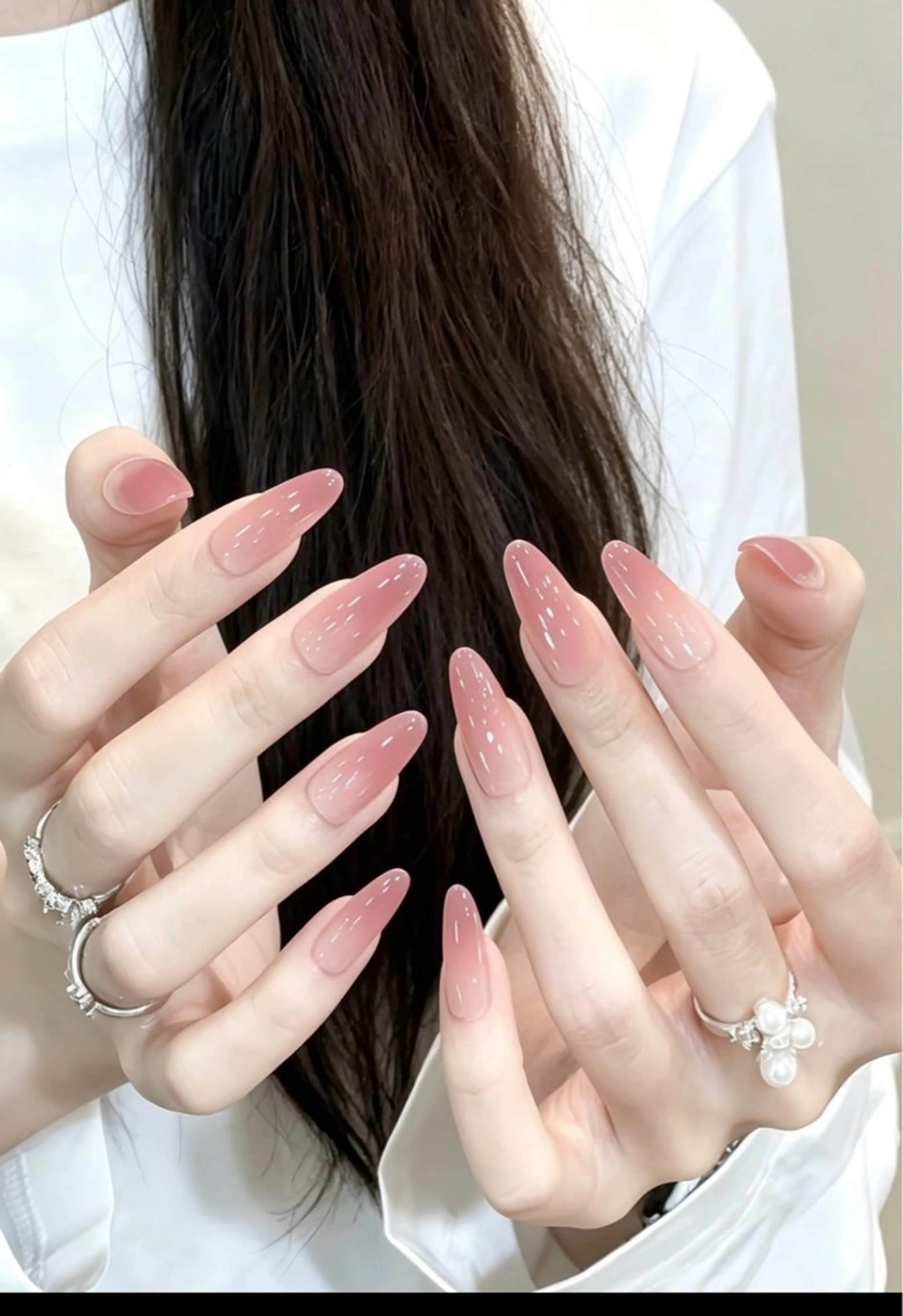 カラー グラデーションカラー ピンクカラー ハンドネイル AIN Nailのネイルデザイン