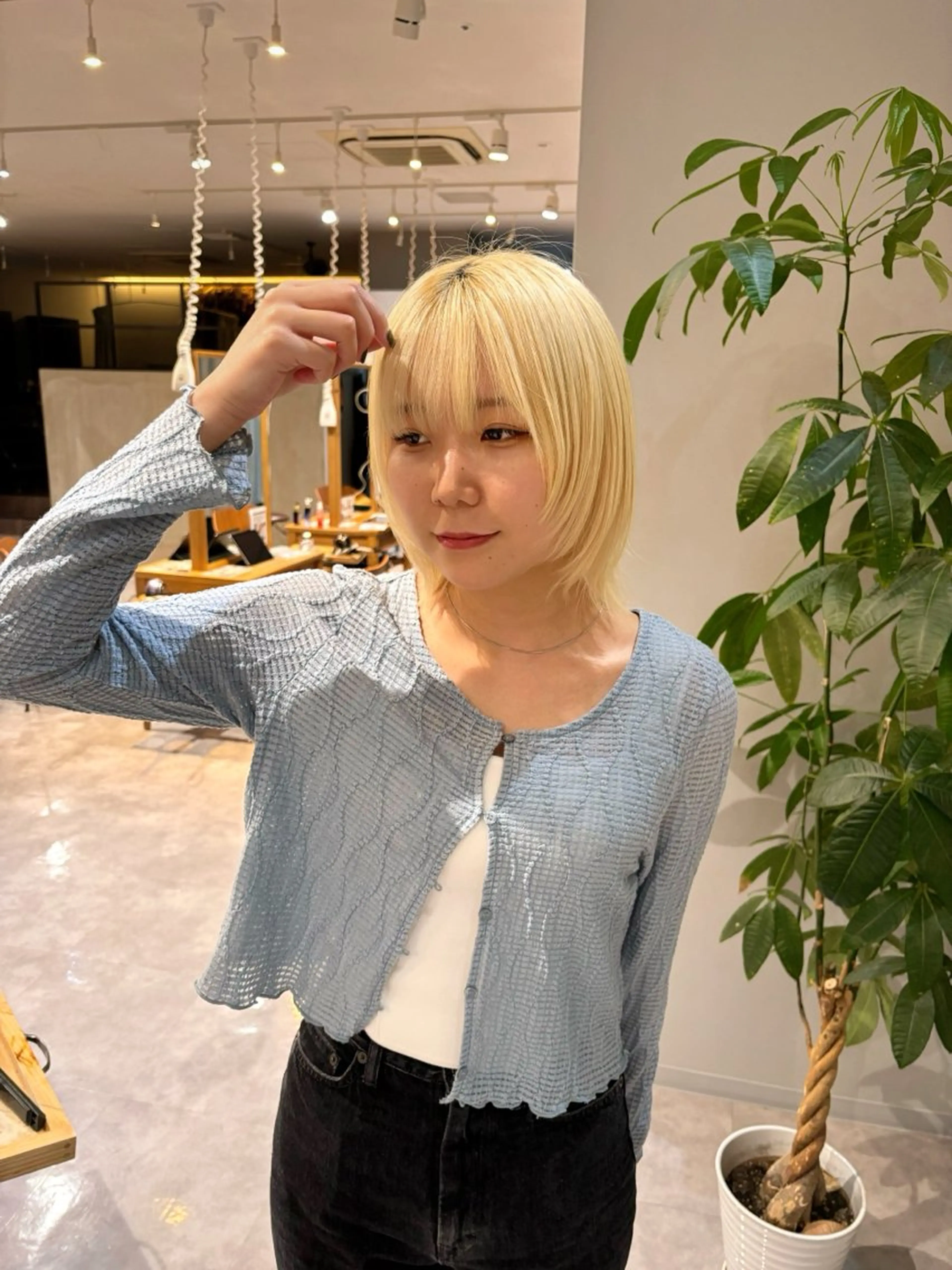 ショート レイヤーカット 重里 瑠花のヘアスタイル