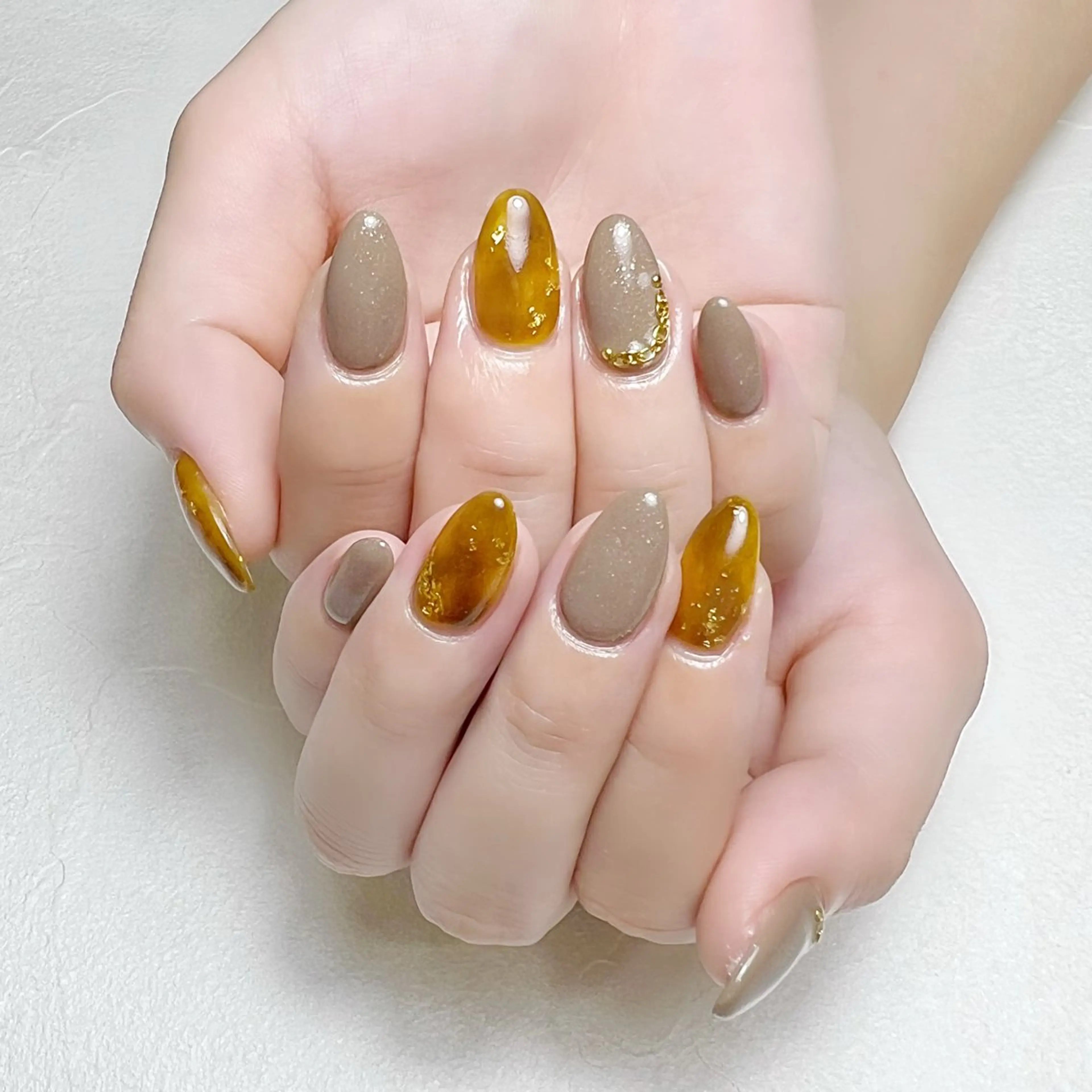 ネイル べっ甲ネイル ニュアンスネイル rouse nail RISATOのネイルデザイン