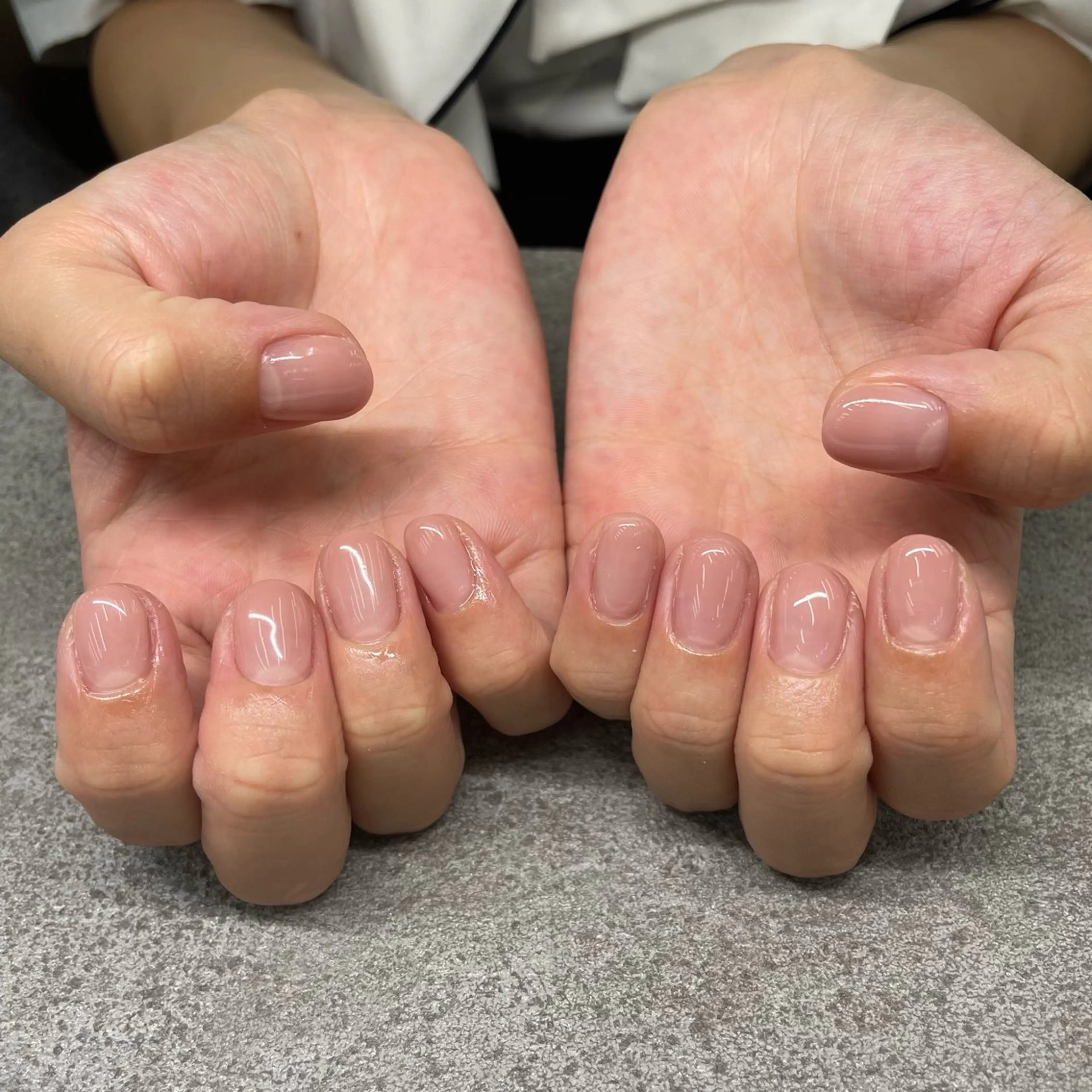 ネイル グラデーション オフィスネイル ピンク ピンクベージュ MAXKELLY EMIのネイルデザイン