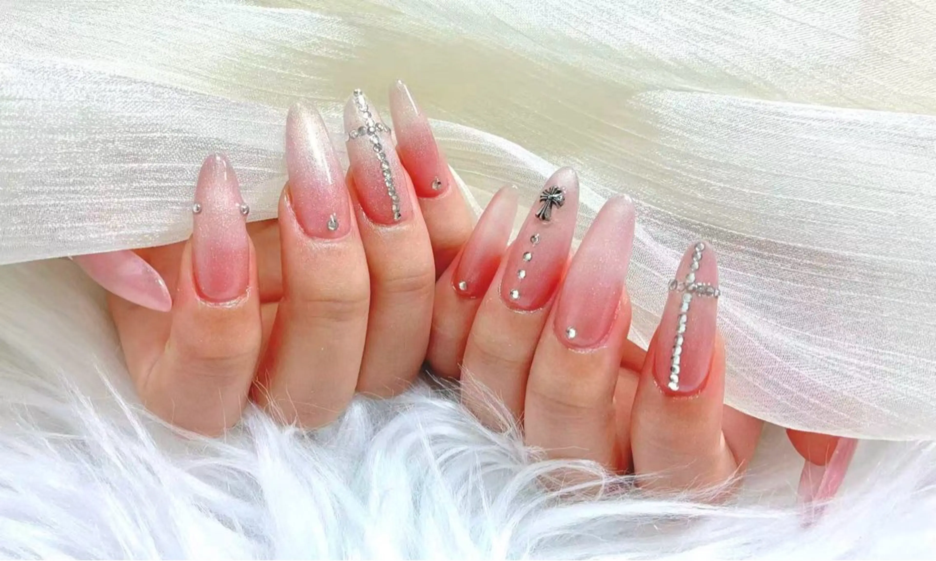 ネイル アニマル柄 チークネイル フラッシュネイル フットネイル フレンチネイル ハンドネイル B·U Nail大宮 長さだし専門店のネイルデザイン