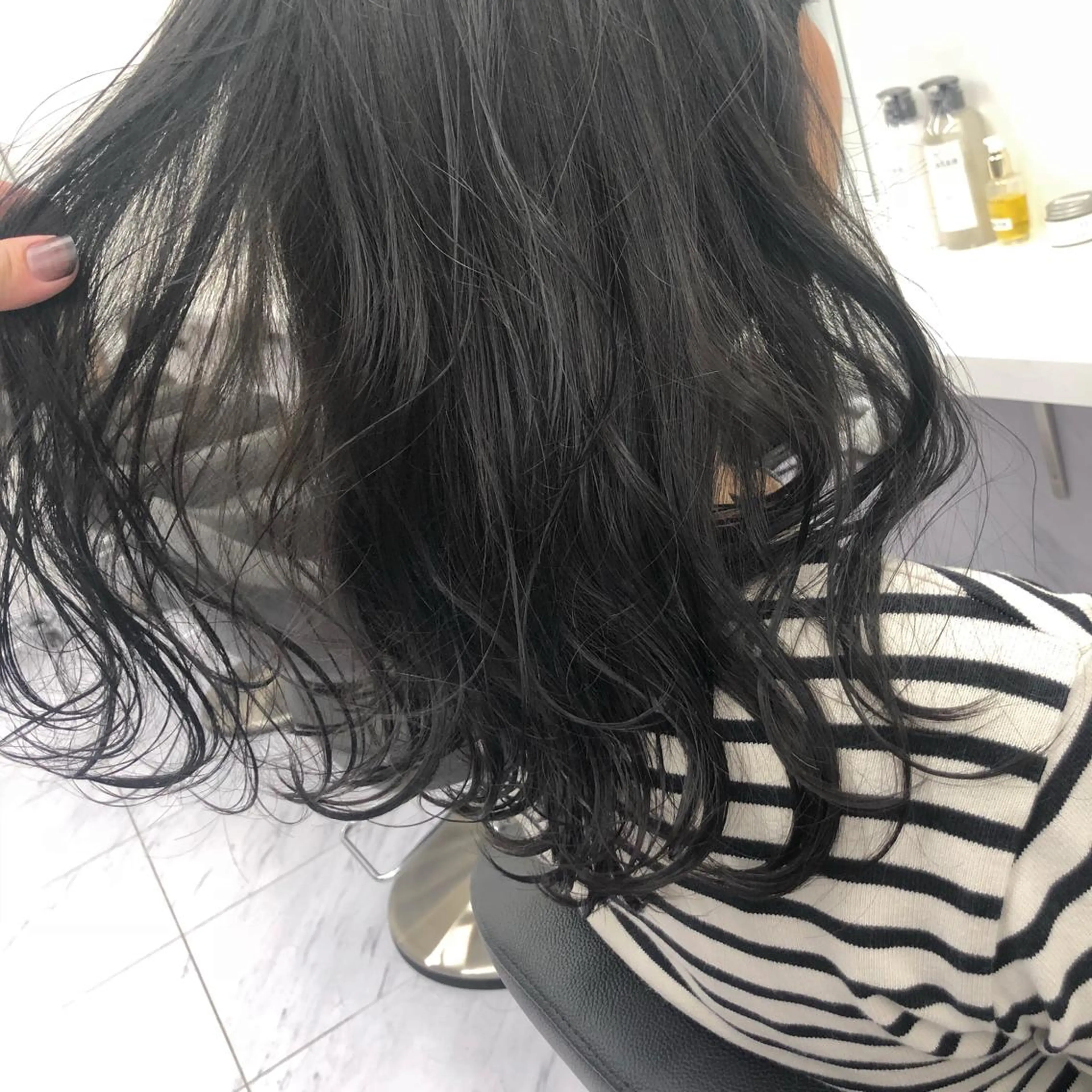 ミディアム カラー ヘアアレンジ ダークグレー 美髪矯正/透明感カラ ー🫧YUUKI🫧のヘアスタイル