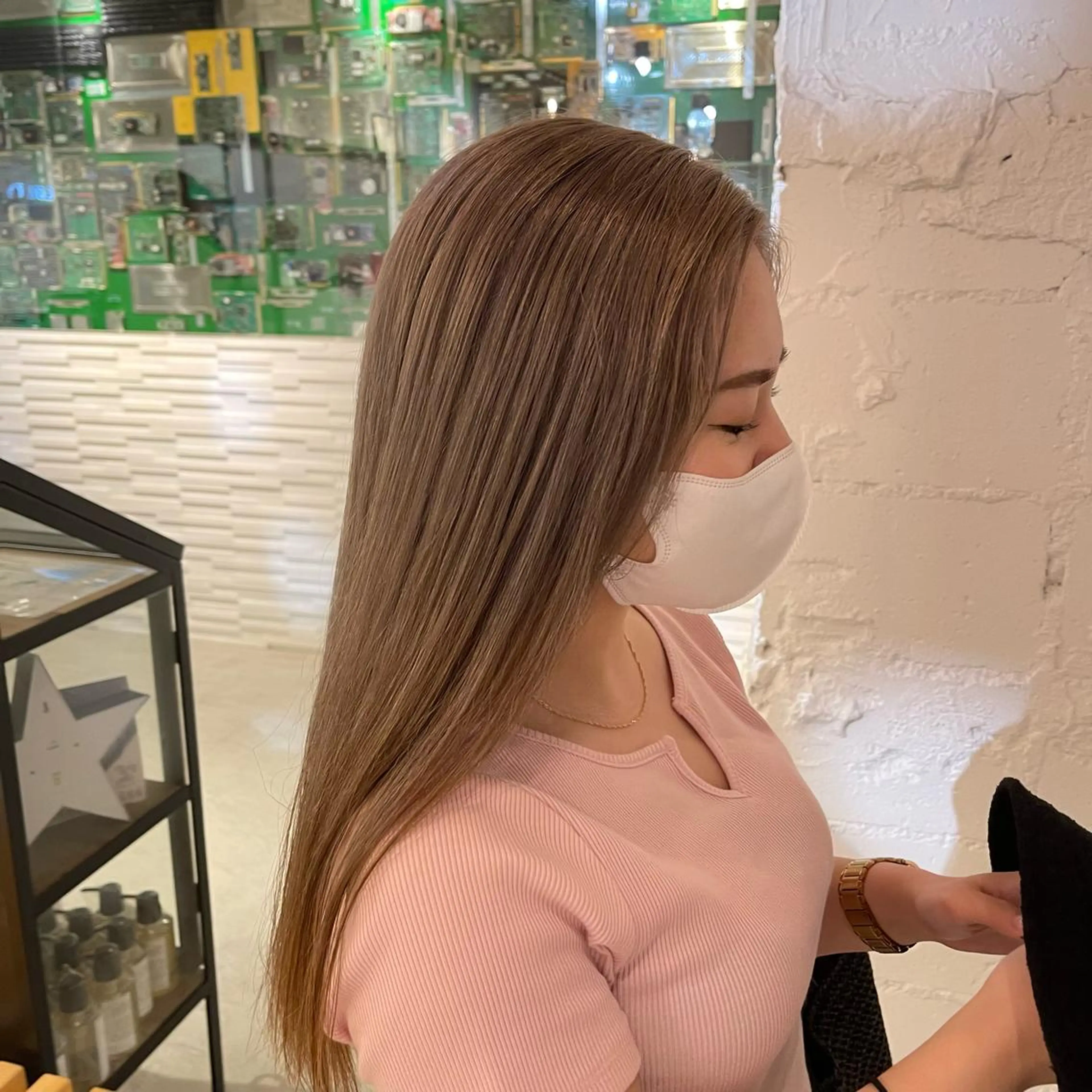 ロング カラー ベージュカラー ミルクティーベージュ nameless miichiのヘアスタイル