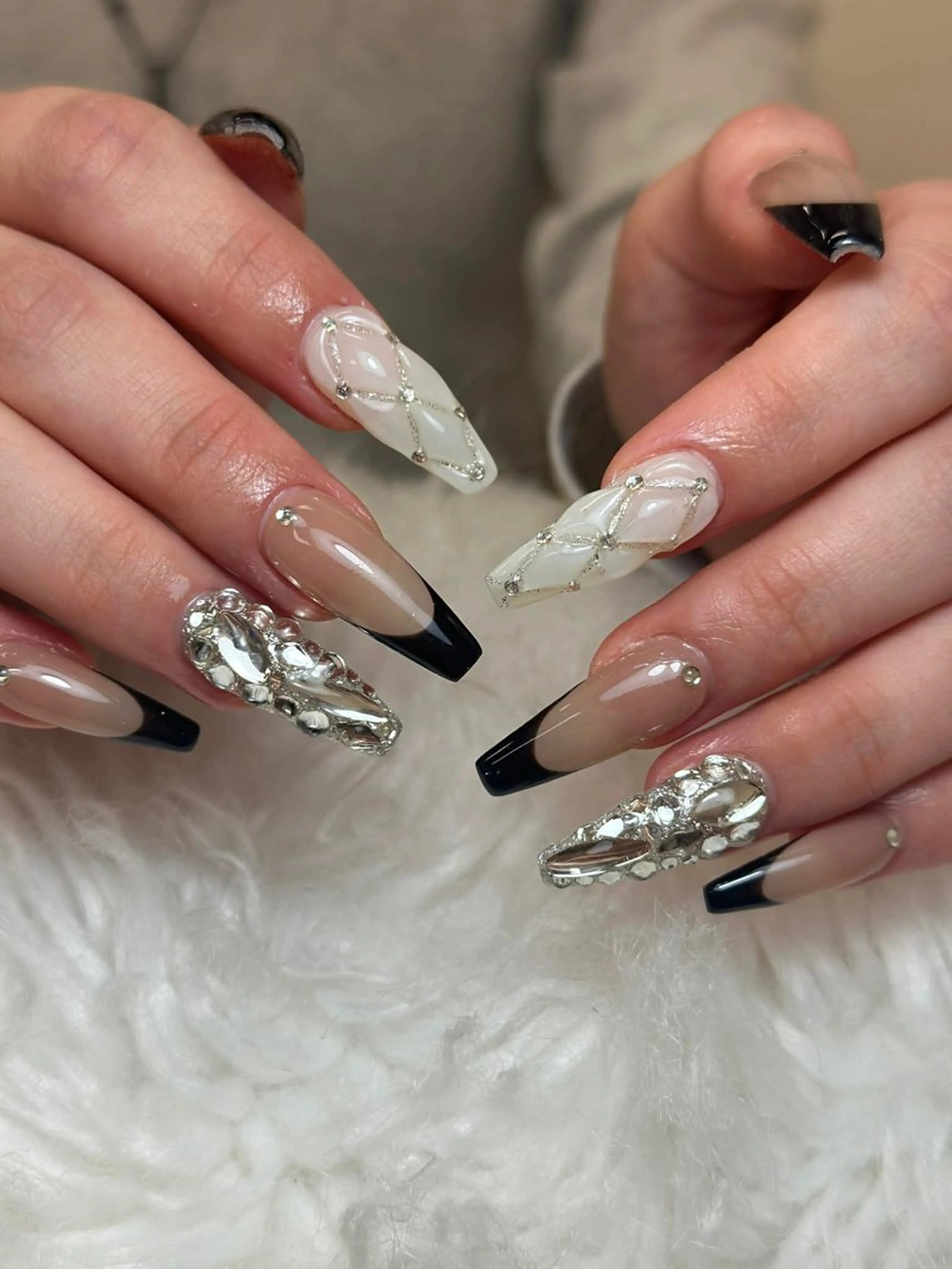 ネイル フレンチネイル ジェルネイル ガーリー 韓国ネイル ロングネイル ハンドネイル タオ チャンのネイルデザイン