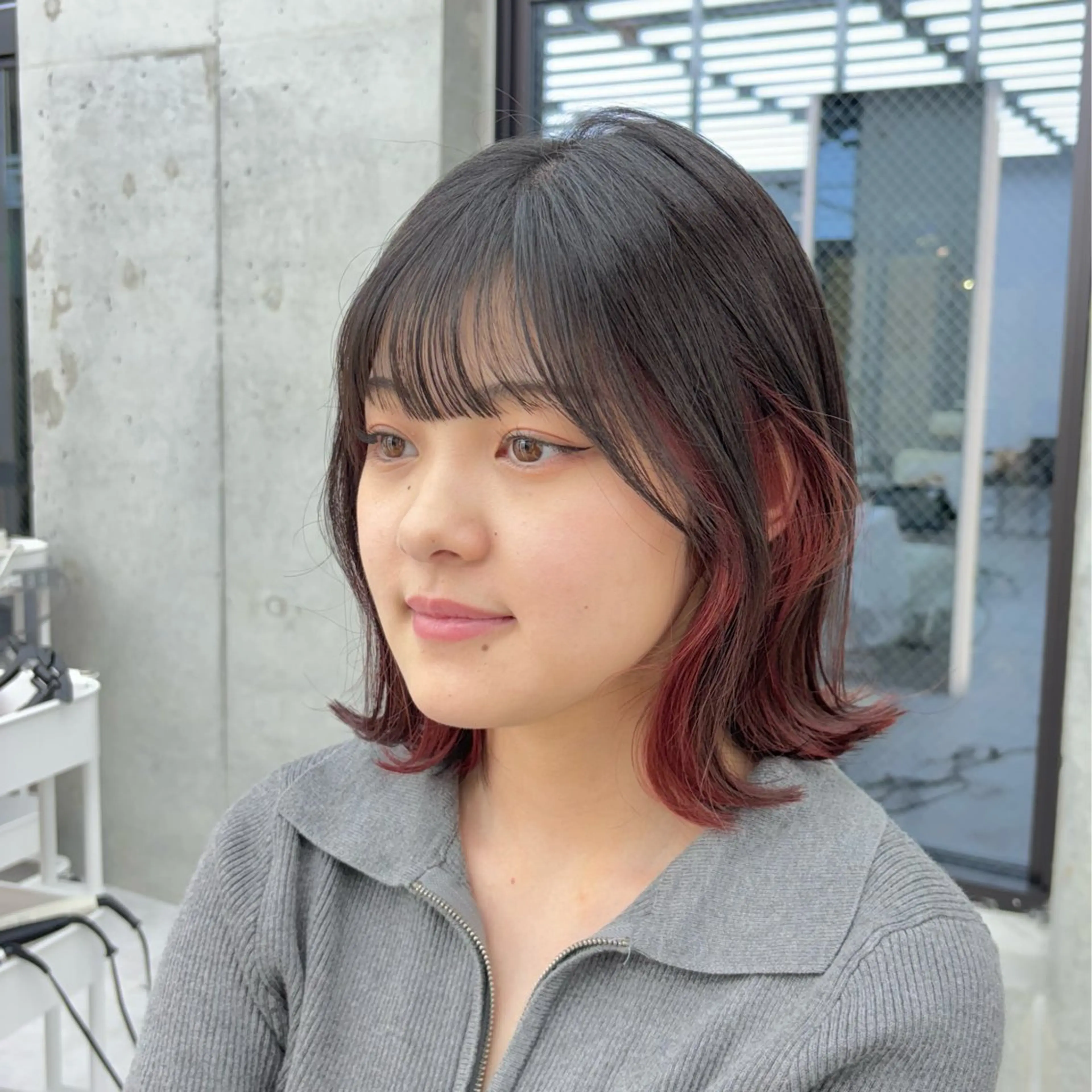 ミディアム カラー ボブ くびれヘア i.+OMOTESANDO所属・mei / 艶カラー ミディアム レイヤーのヘアスタイル