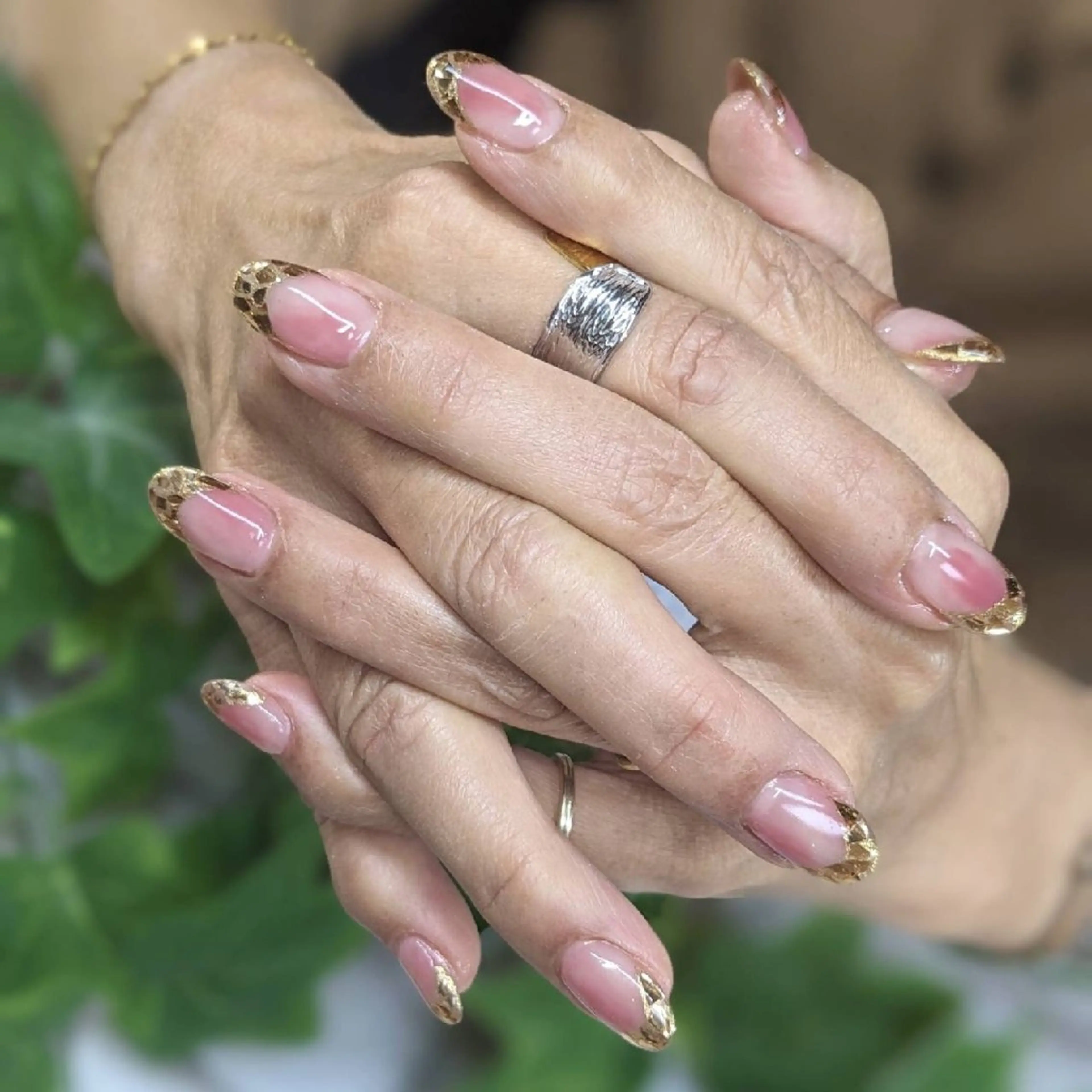 ネイル フレンチネイル ガラスフレンチ ハンドネイル ネイルサロンベルティ .keikoのネイルデザイン