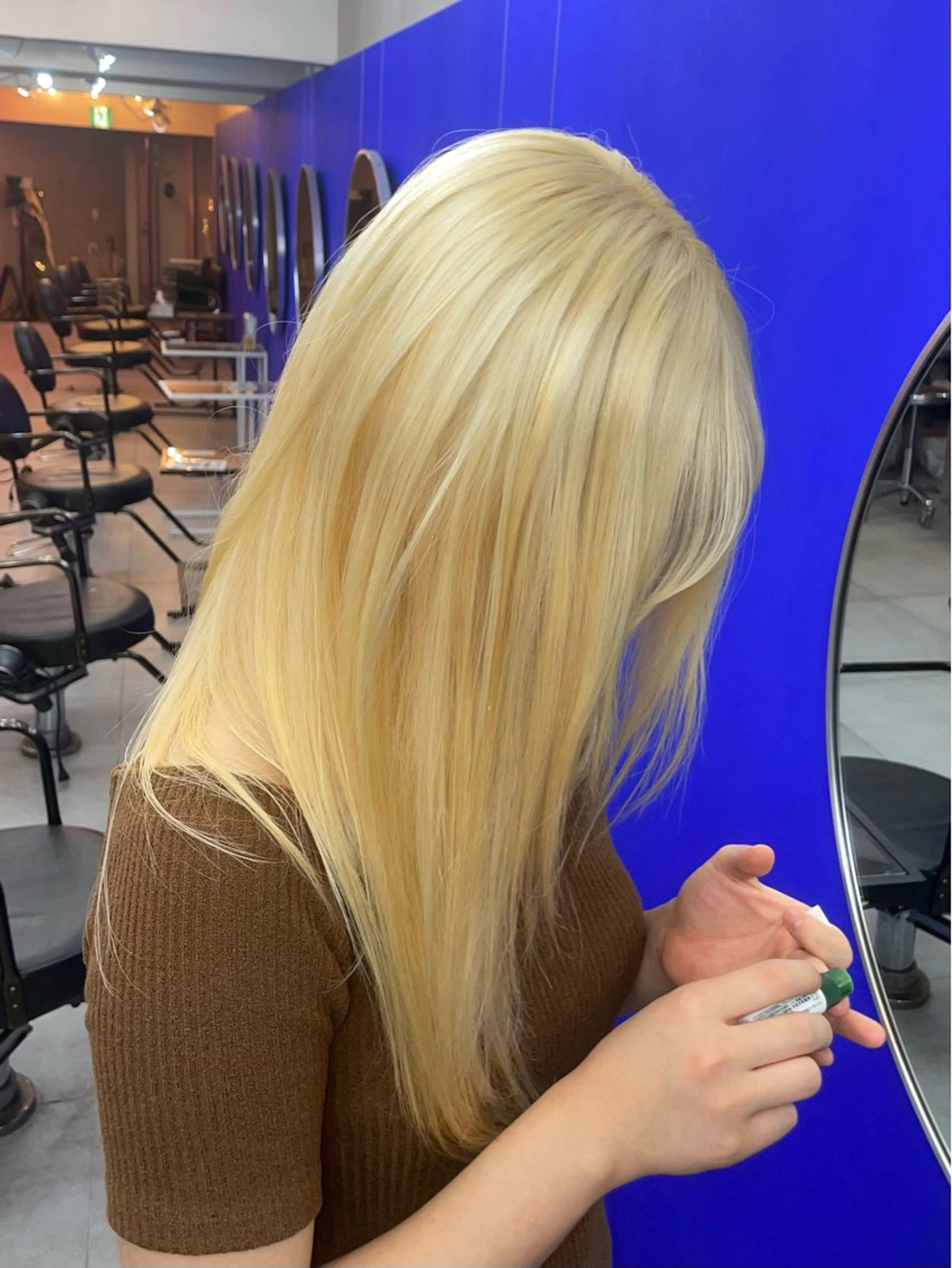 ミディアム カラー ブリーチ 抜きっぱなしブロンド ブロンド ヘアカラー トリートメント THE./ブリーチ 透感カラー/髪質改善のヘアスタイル