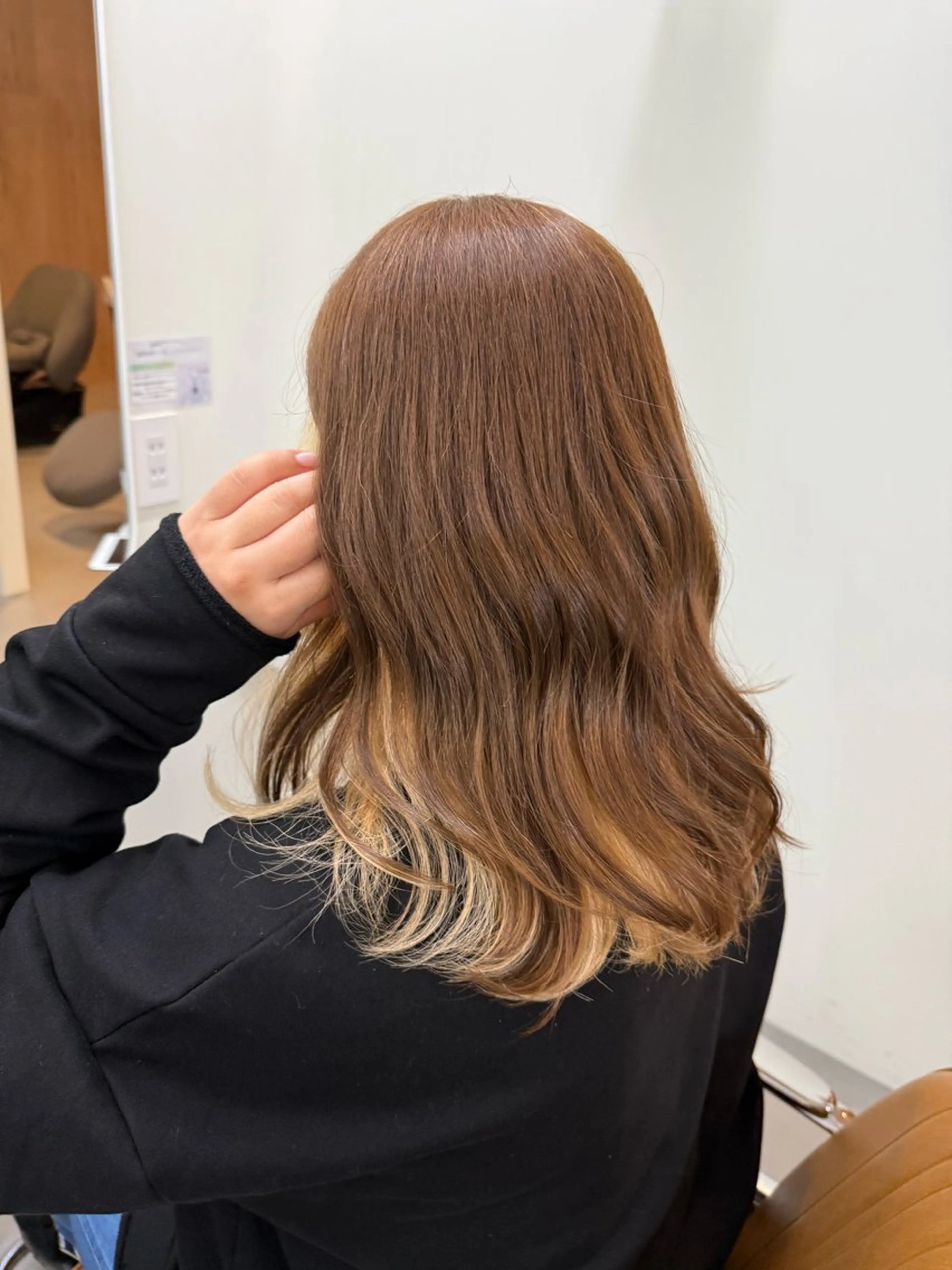 カラー ベージュカラー 抜きっぱなしブロンド ブロンド 透明感カラー オリーブベージュ ヘアカラー 檜 果歩のヘアスタイル