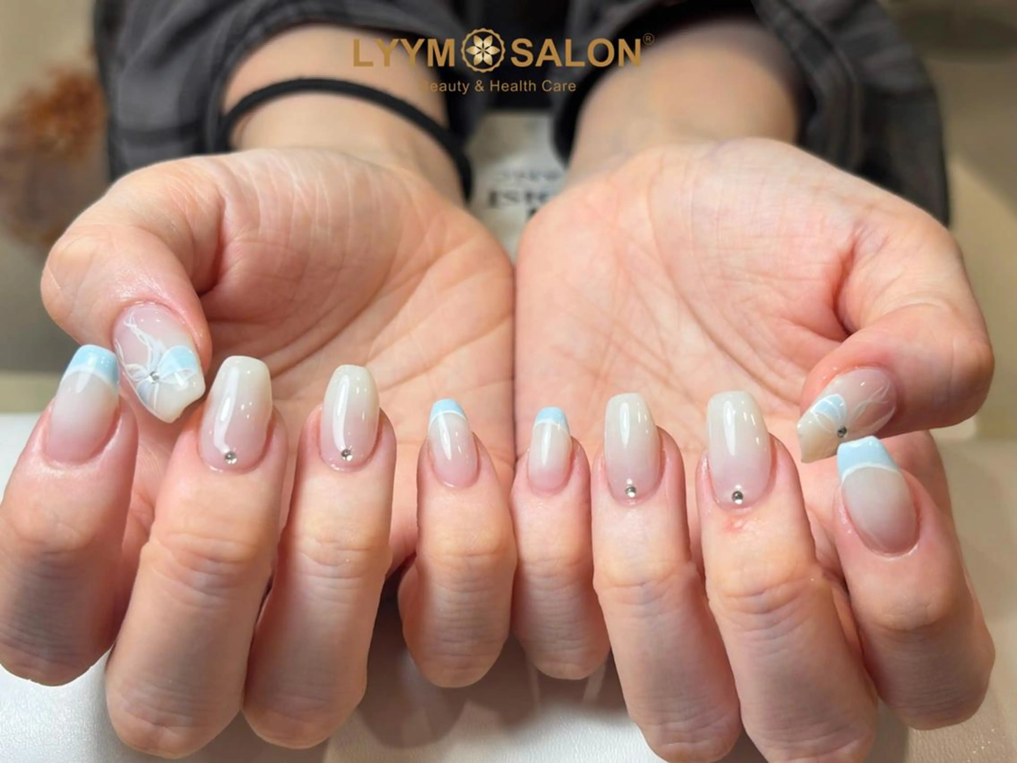 ネイル アートネイル ブルー フレンチネイル グラデーション 韓国ネイル LYYM Salon Miraのネイルデザイン