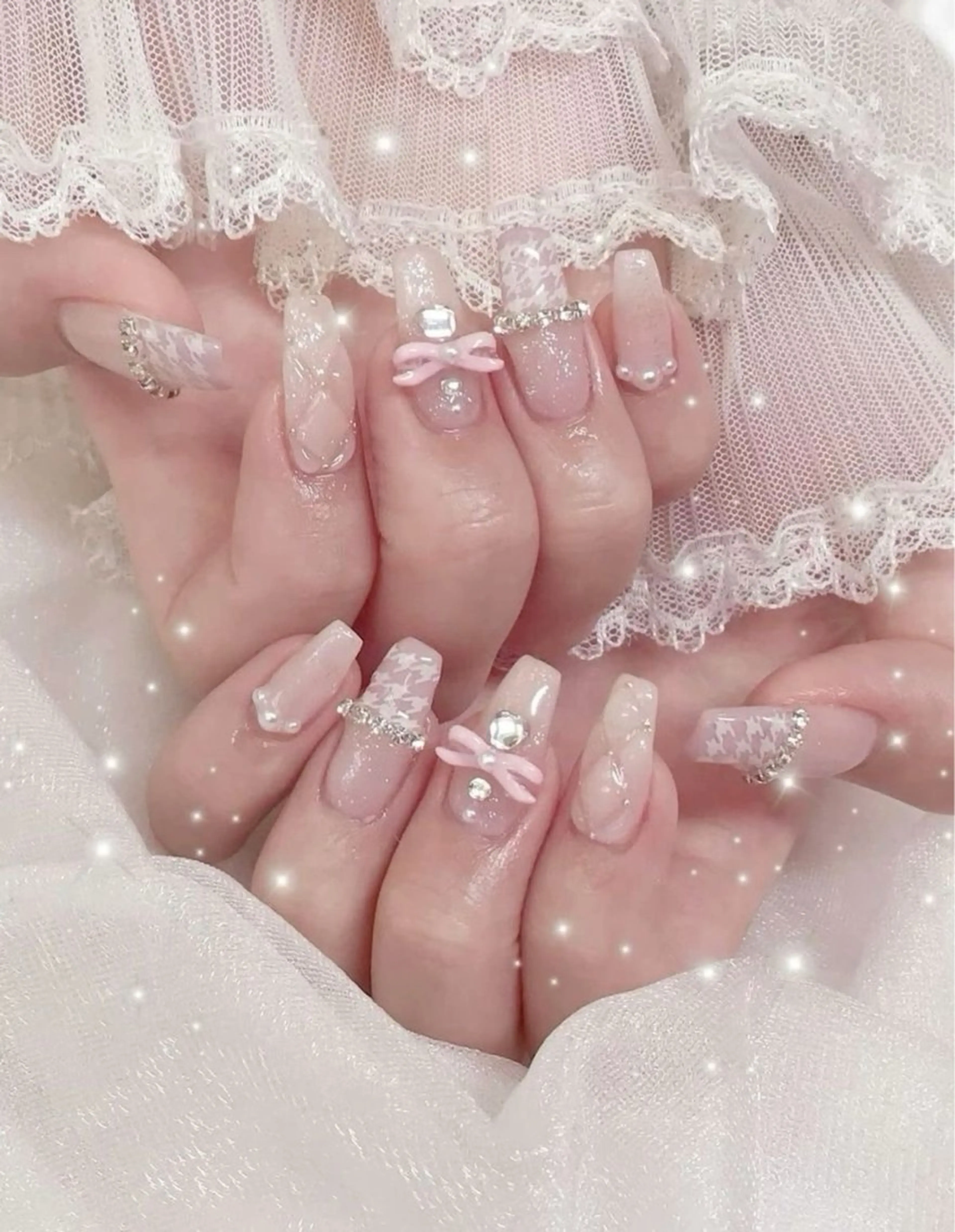 ネイル マグネットネイル ピンク ネイルチップ 冬ネイル クリスマス Lee Nailsのネイルデザイン