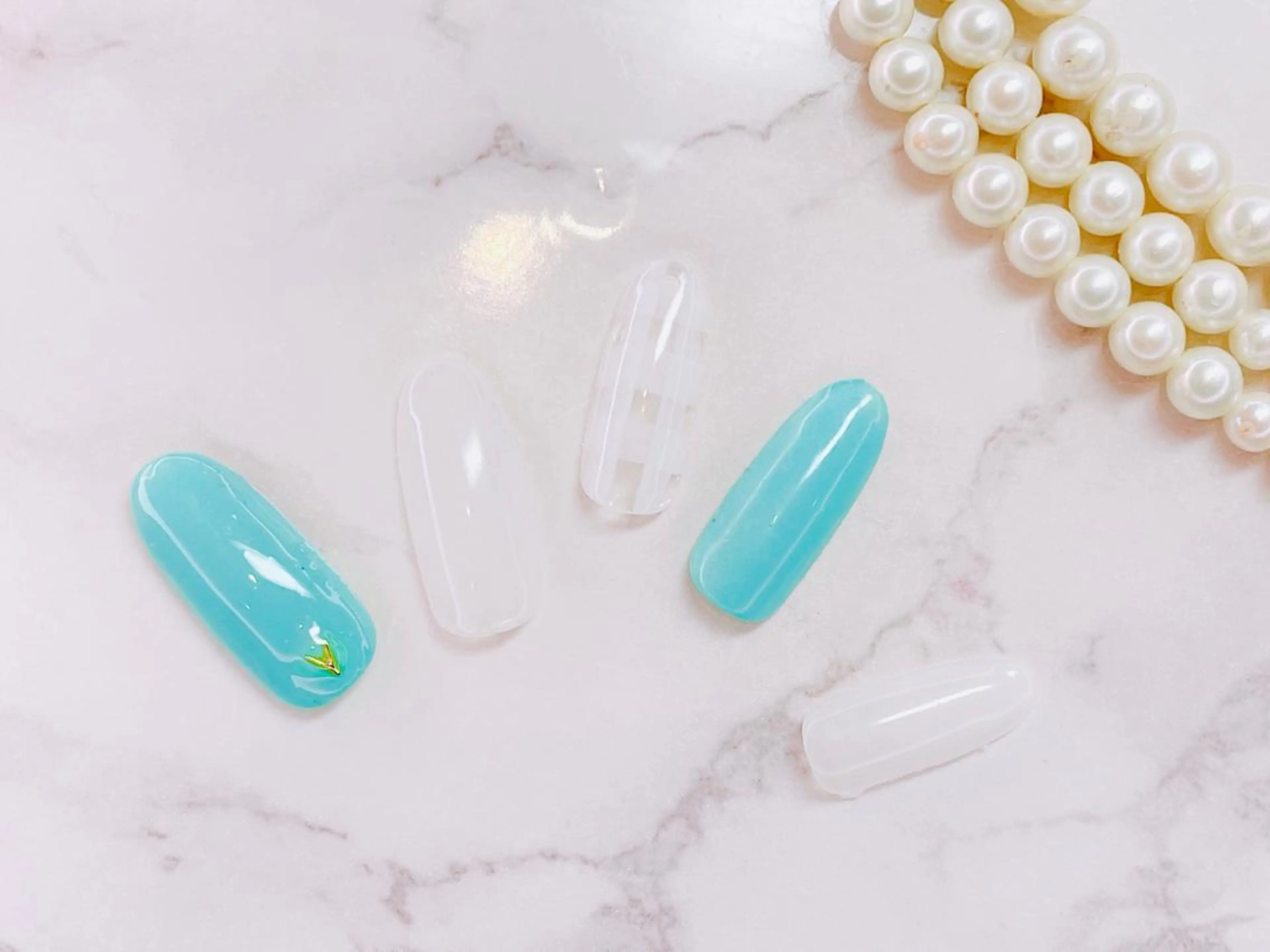 ネイル シンプルネイル SINCERELY シンシアリー🌈のネイルデザイン