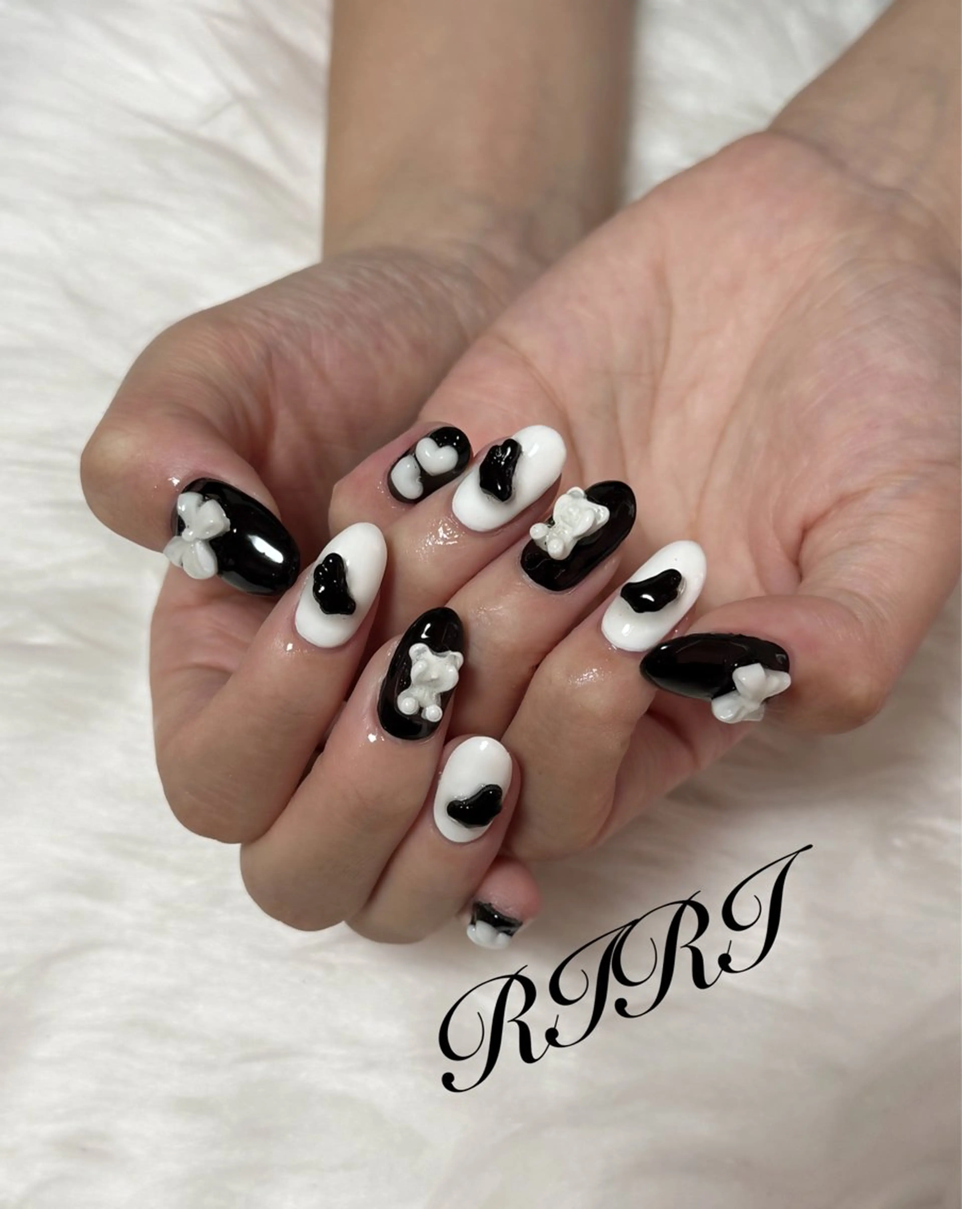 ネイル ジェルネイル キラキラネイル ショートネイル 春ネイル ハンドネイル riri オーナーのネイルデザイン