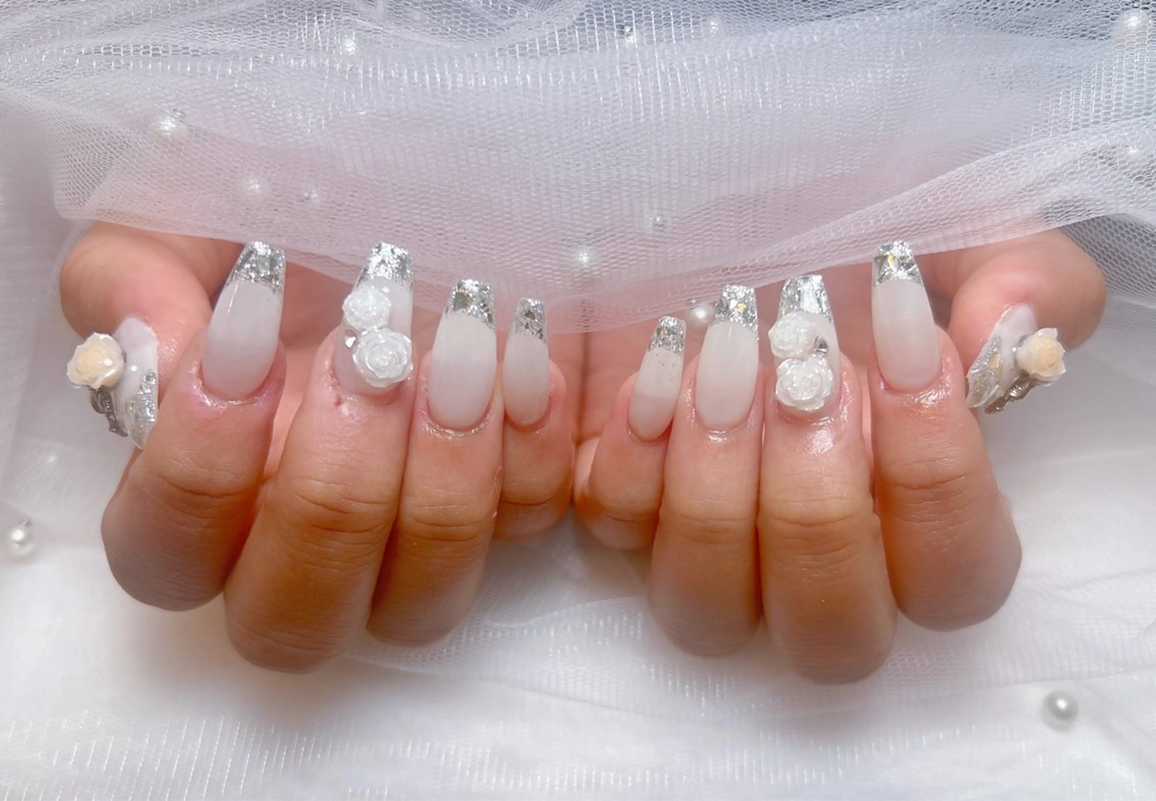 ネイル アートネイル オーロラネイル チークネイル 長さ出し フットネイル Miya _nailのネイルデザイン