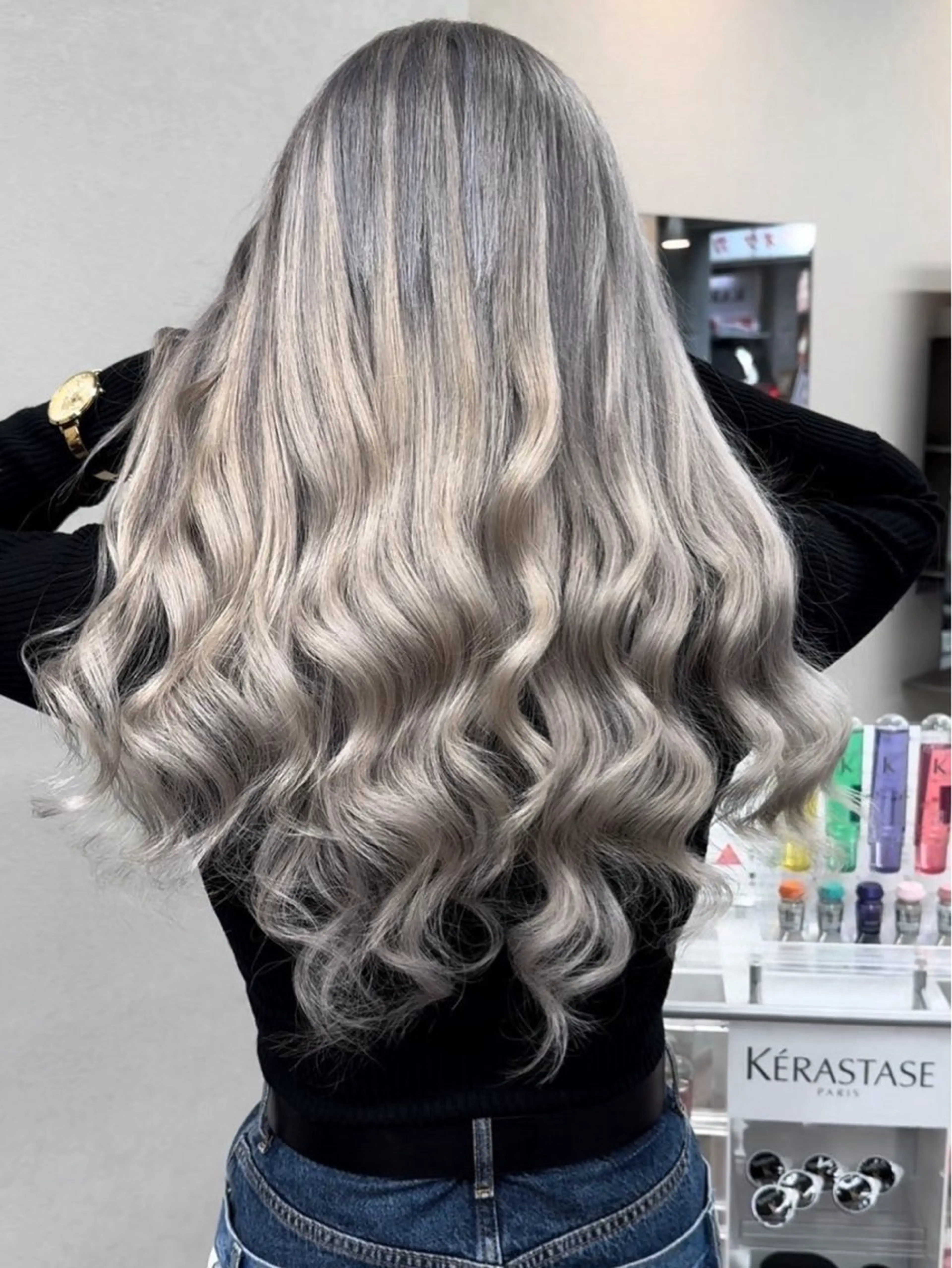 ロング ヘアカラー かのブリーチカラー 🎧⛓️🩶のヘアスタイル