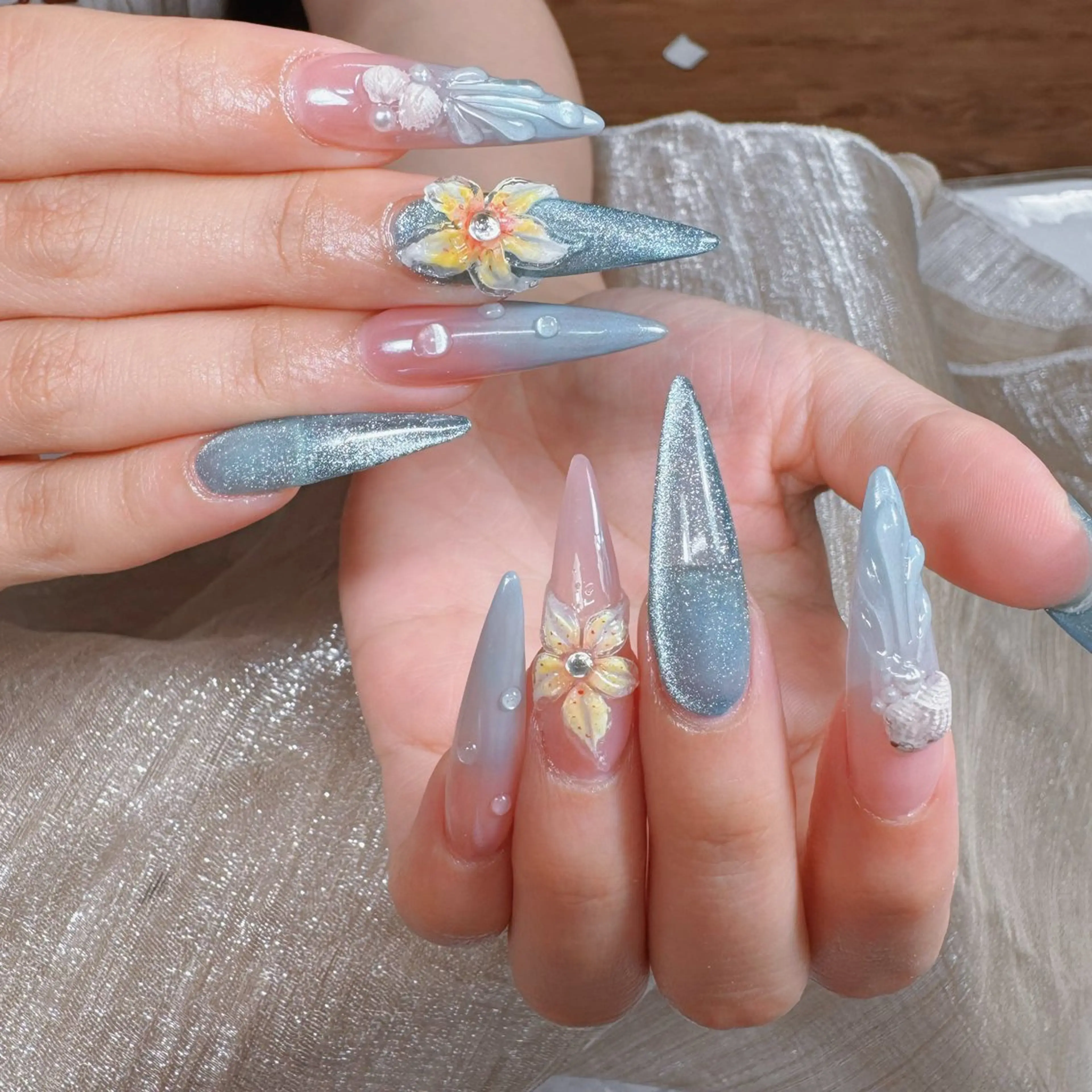 ネイル アートネイル オーロラネイル ブルー チークネイル フットネイル ハンドネイル NAILS168 新大久保店のネイルデザイン