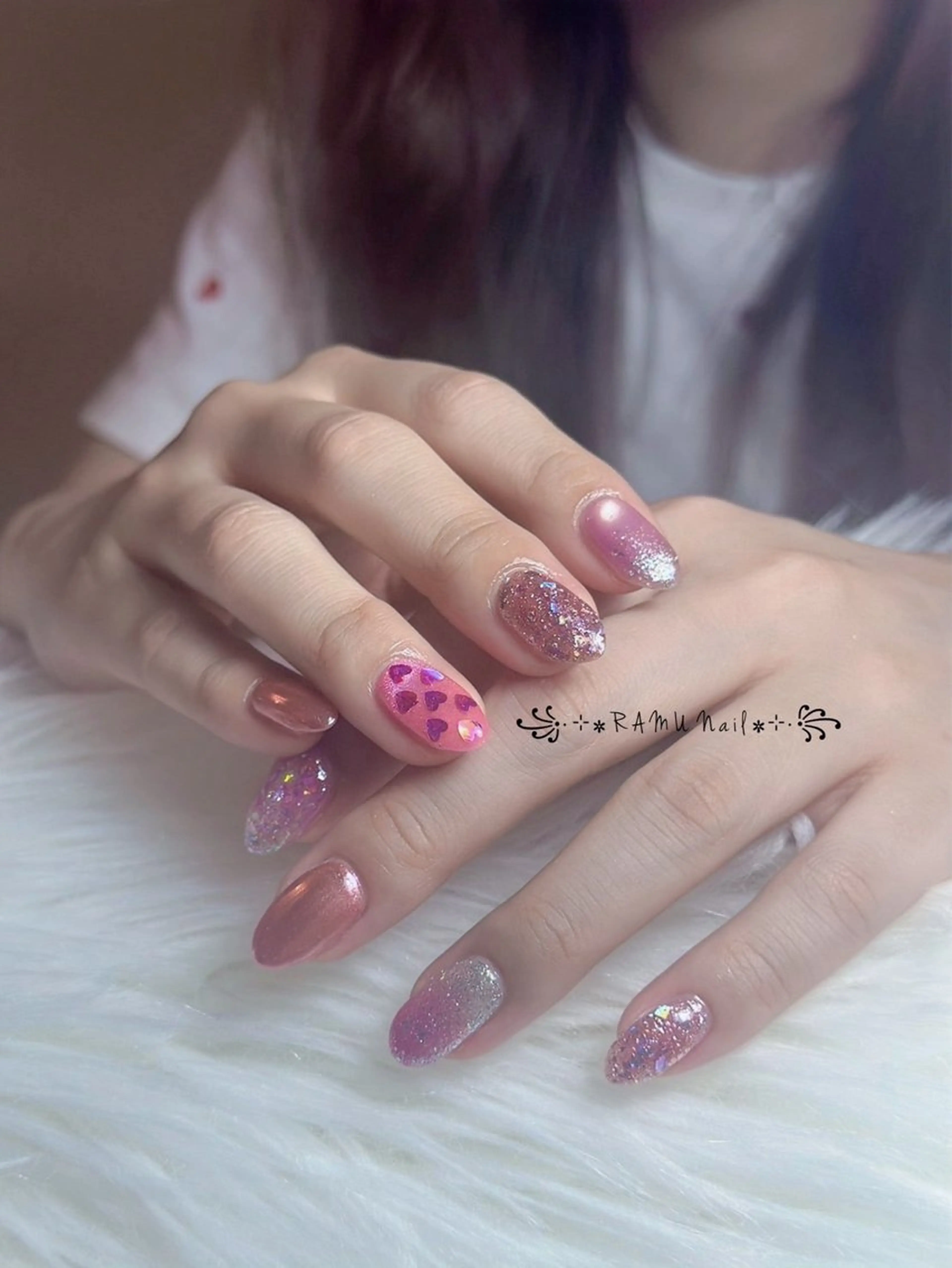 ネイル キラキラネイル マグネットネイル ミラーネイル ピンク ワンホンネイル ハンドネイル RAMU Nail 恵比寿店のネイルデザイン