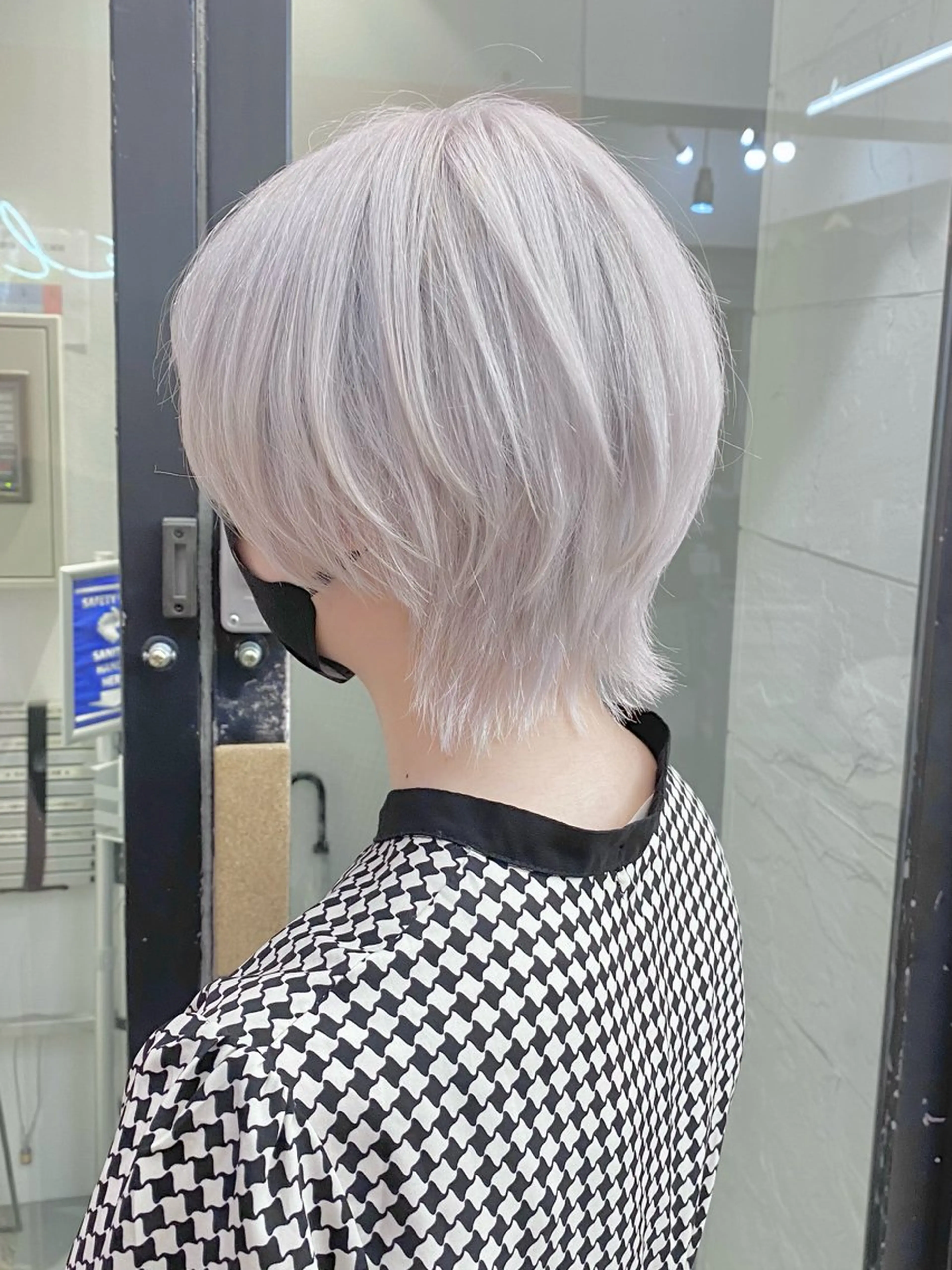 ミディアム カラー メンズ ケアブリーチ/ツヤ髪 /ハイトーン/西村のヘアスタイル