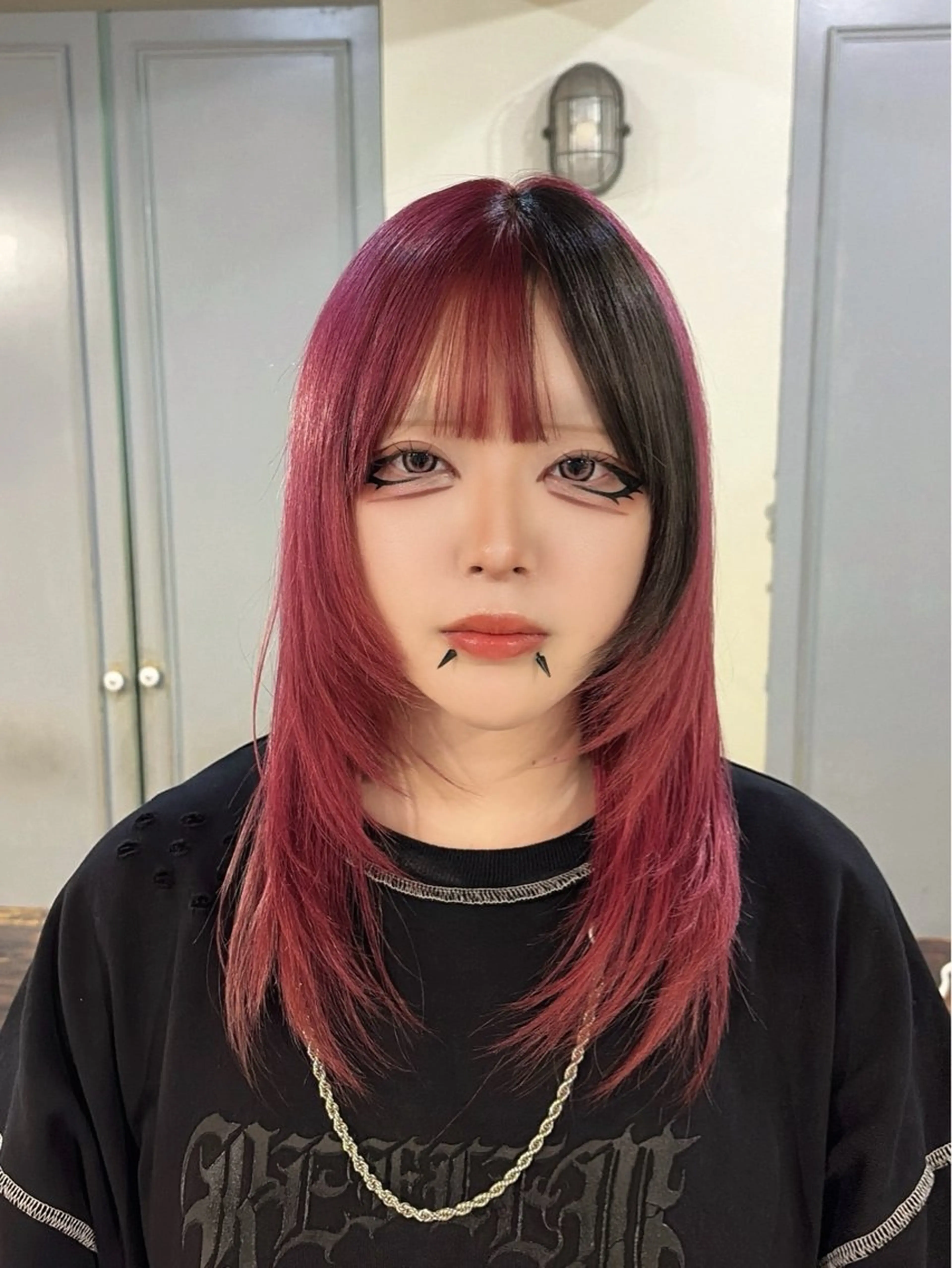 セミロング カラー メッシュ ピンクカラー レイヤーカット カット ヘアカラー 盛れるレイヤー× ウルフMari🪽のヘアスタイル