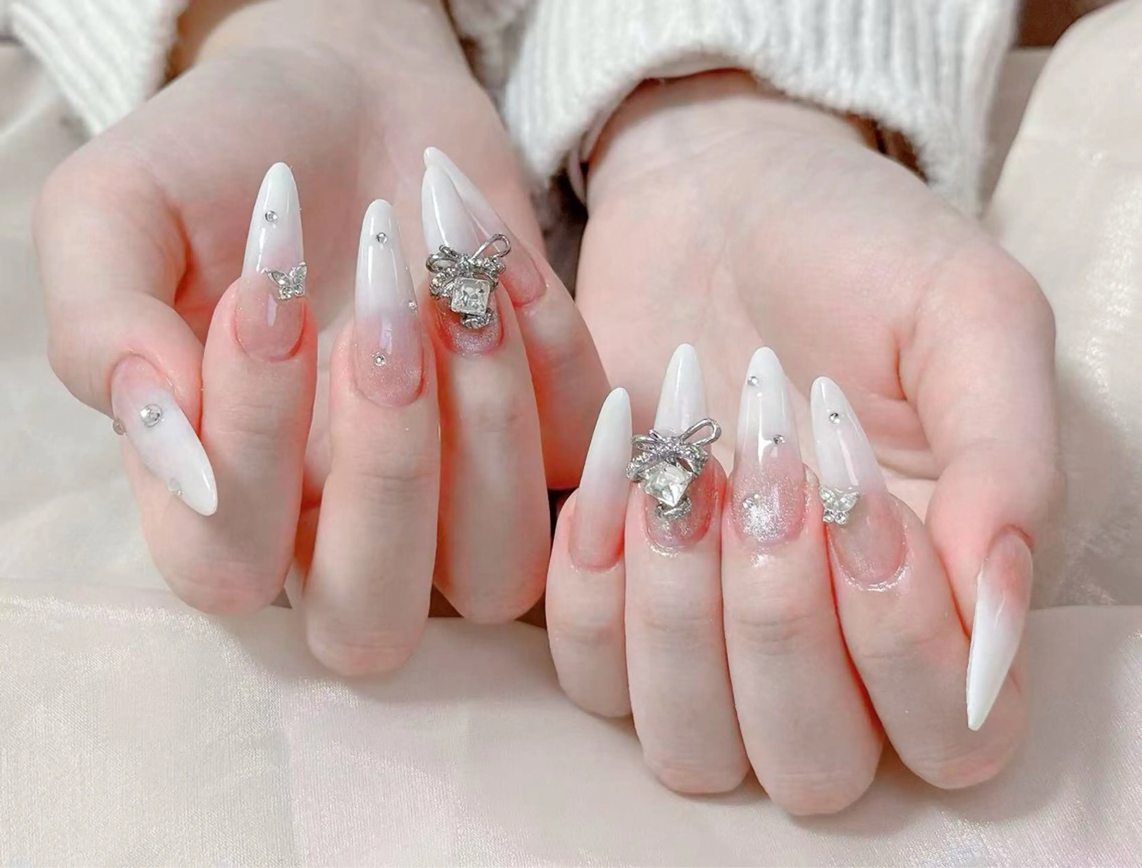 ネイル ハンドネイル 小 雨のネイルデザイン