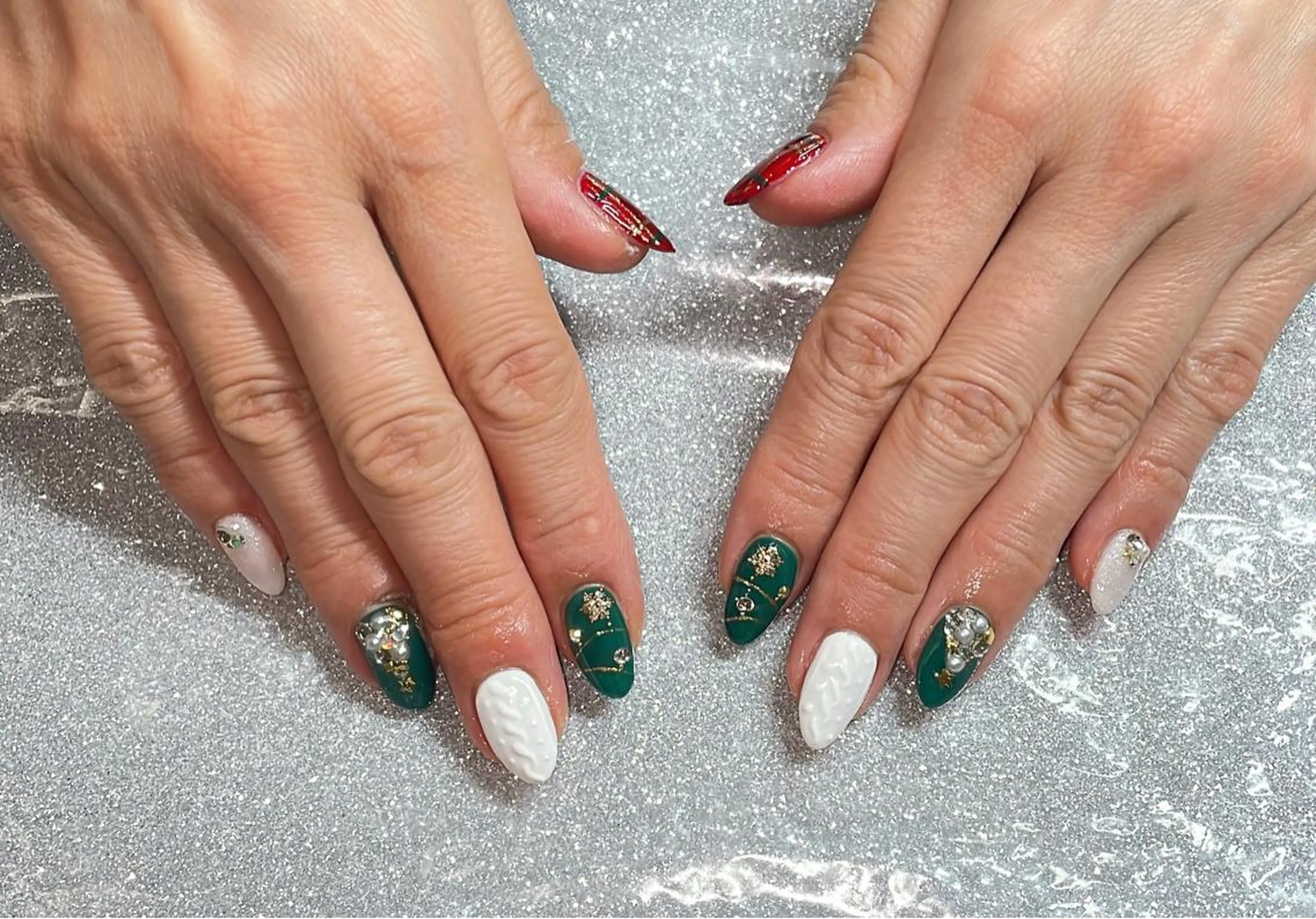 ネイル ハンドネイル VIERU 🌈🎀💖のネイルデザイン