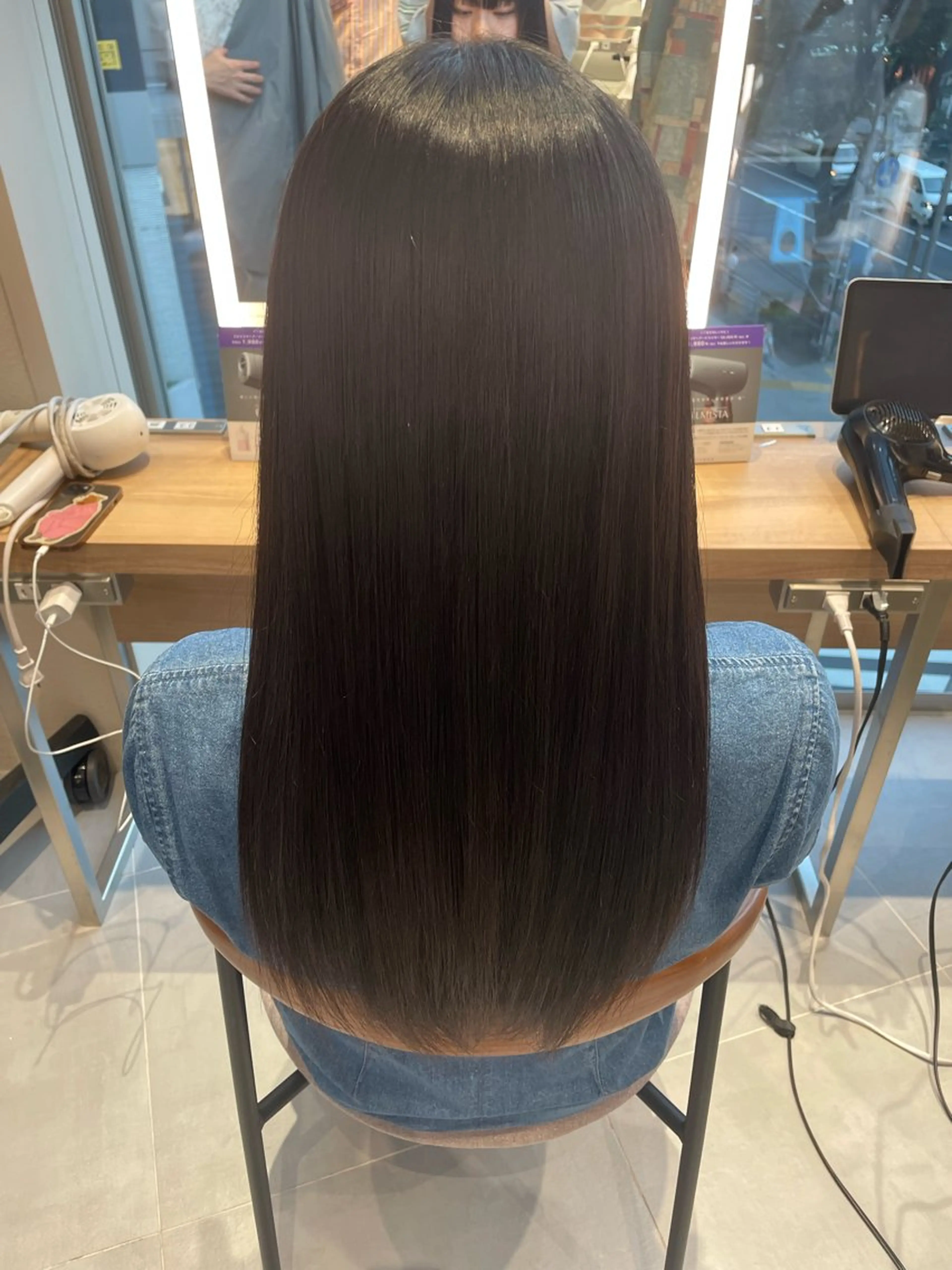 ミディアム youres hair恵比寿本店所属・縮毛矯正×レイヤー カット/飯田 輝のヘアスタイル