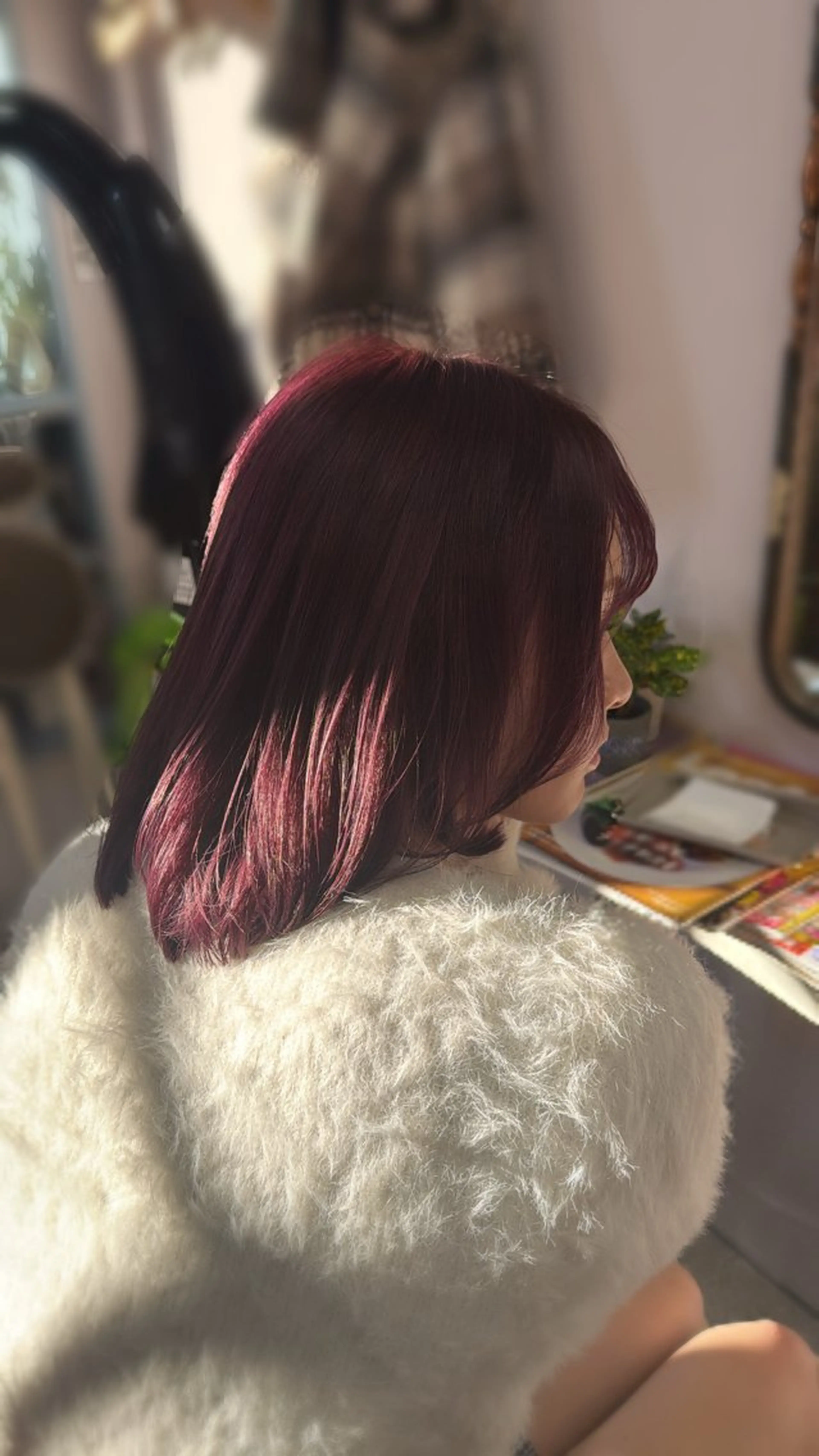 ミディアム パープルカラー カット ヘアカラー トリートメント Sakura .のヘアスタイル