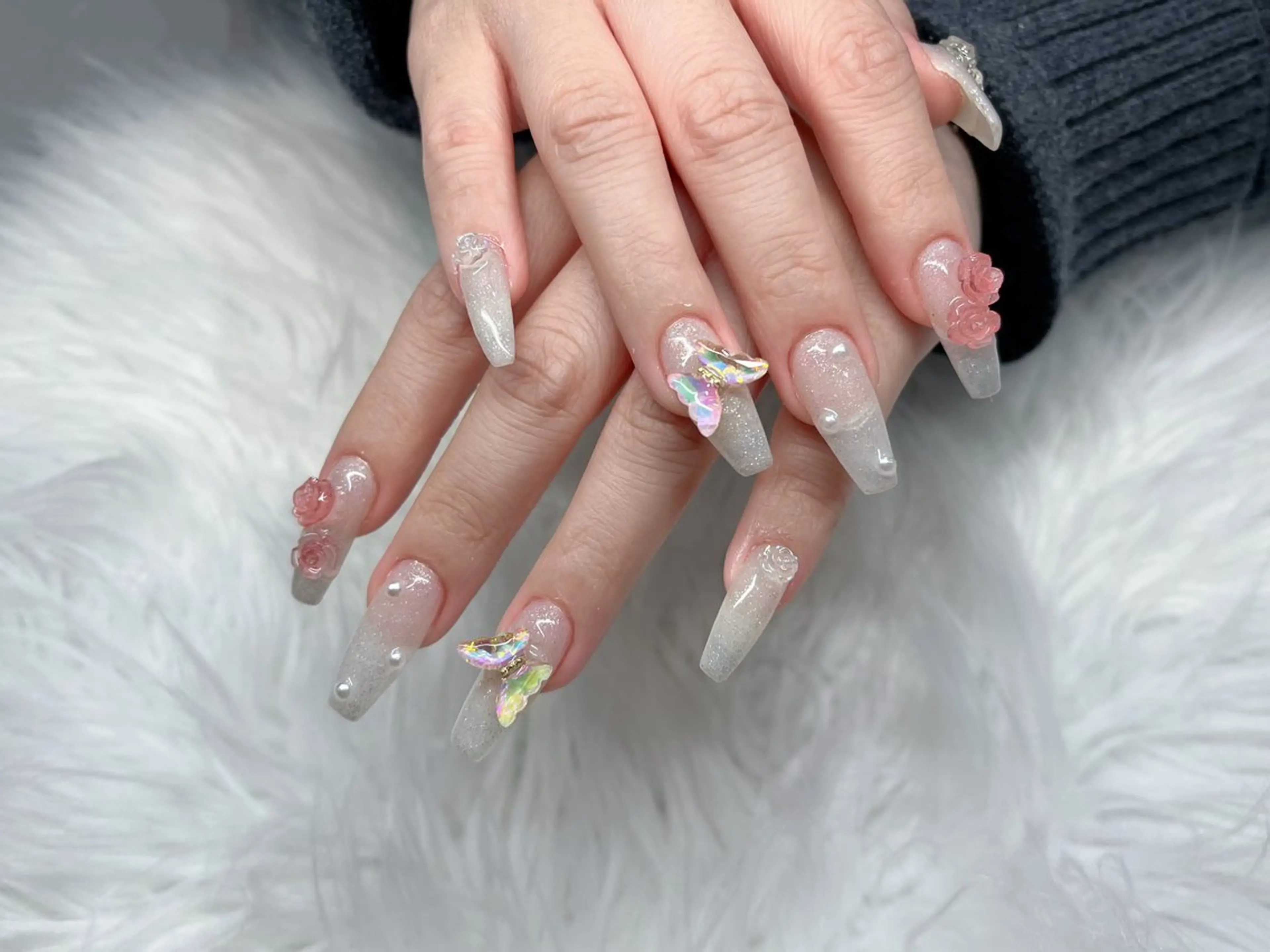 ネイル オーロラネイル チークネイル フレンチネイル ガラスフレンチ ロングネイル ハンドネイル XIMINANAIL SALON堀江店のネイルデザイン