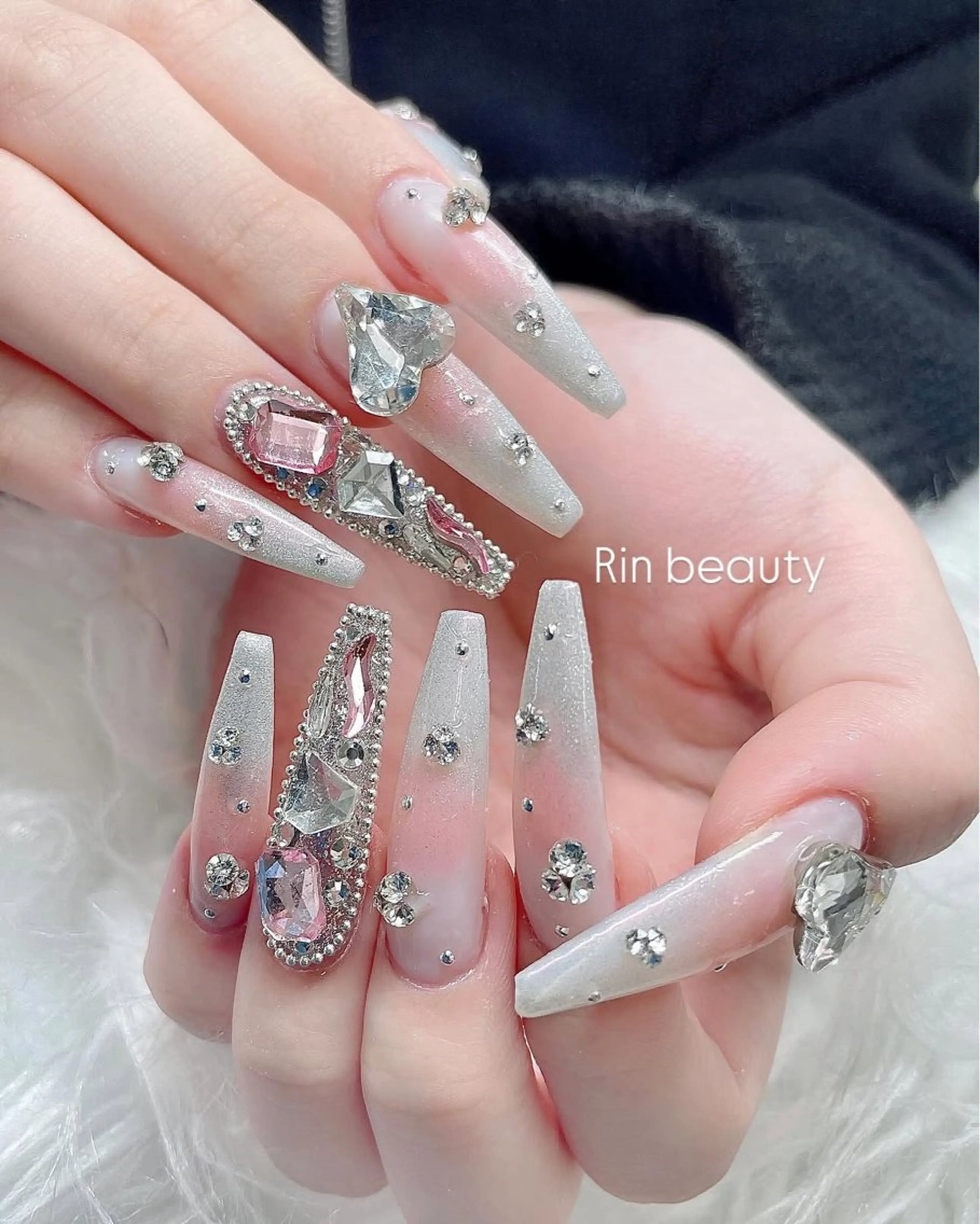 ロング Rin Nail 新大久保店のネイルデザイン