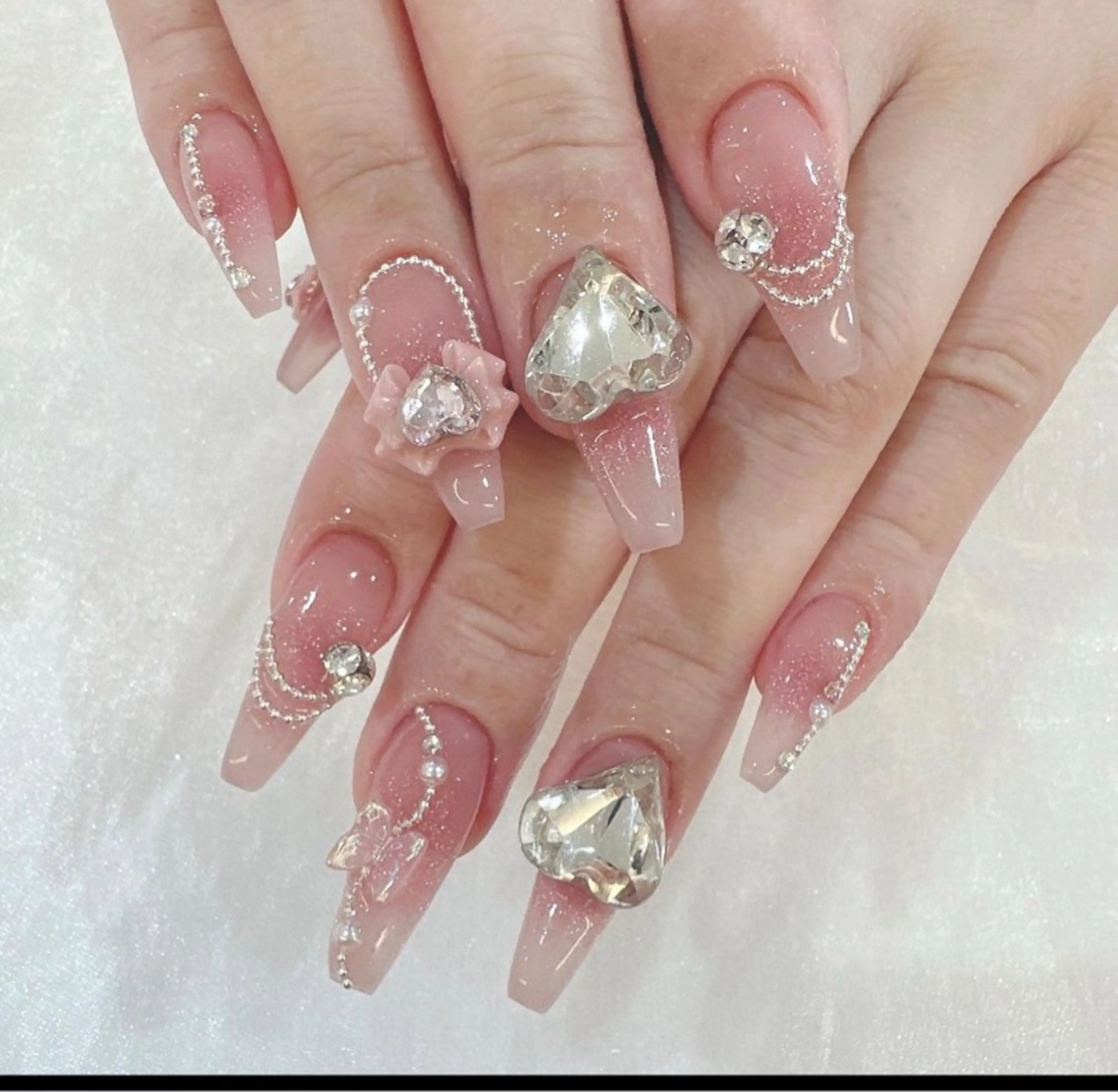 ネイル オーロラネイル フレンチネイル ジェルネイル ハロウィン キラキラネイル H.baby Nail Salonのネイルデザイン