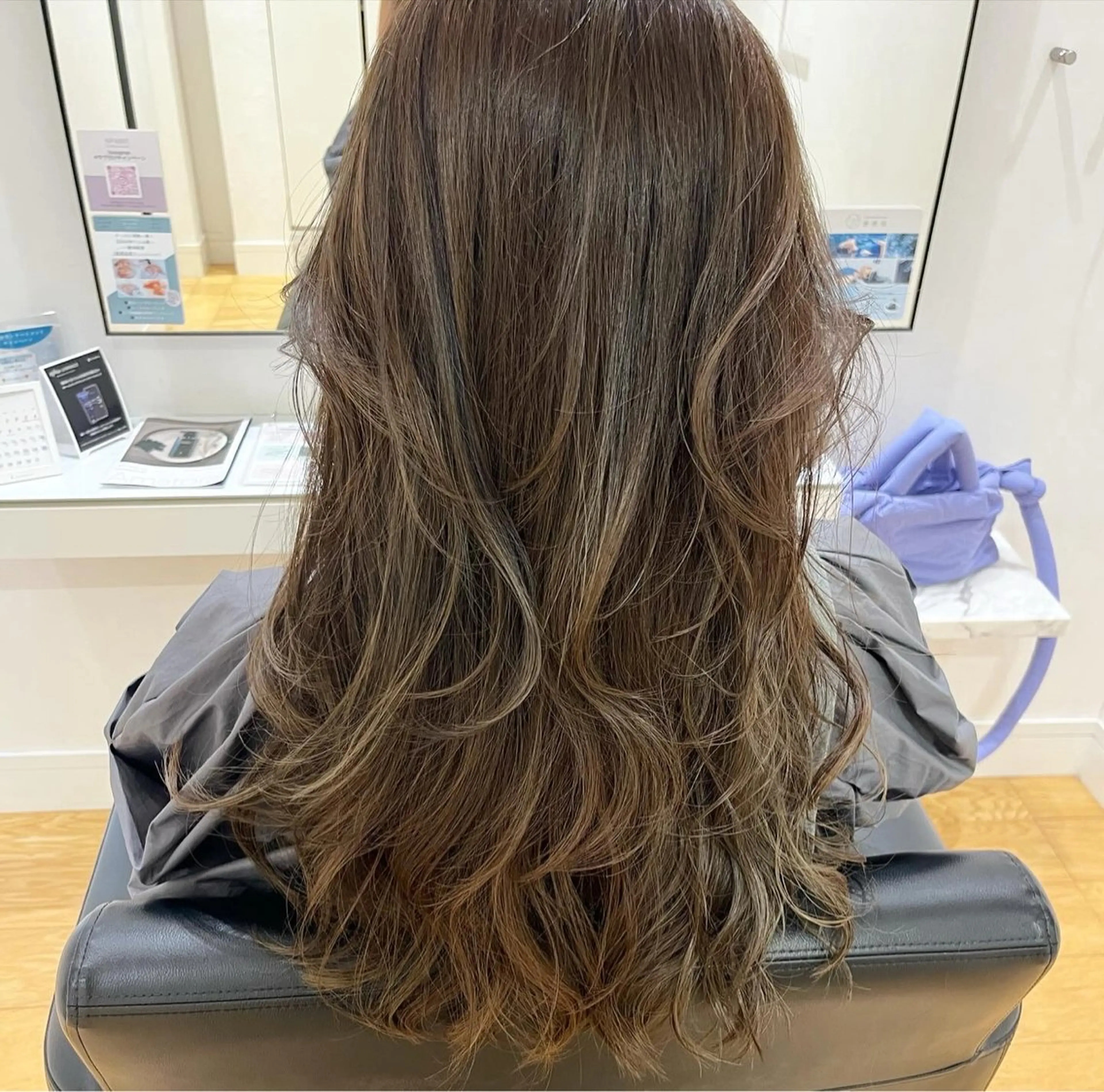 ロング カラー ハイライトカラー ハイライト ヘアカラー 浜崎 千亜のヘアスタイル