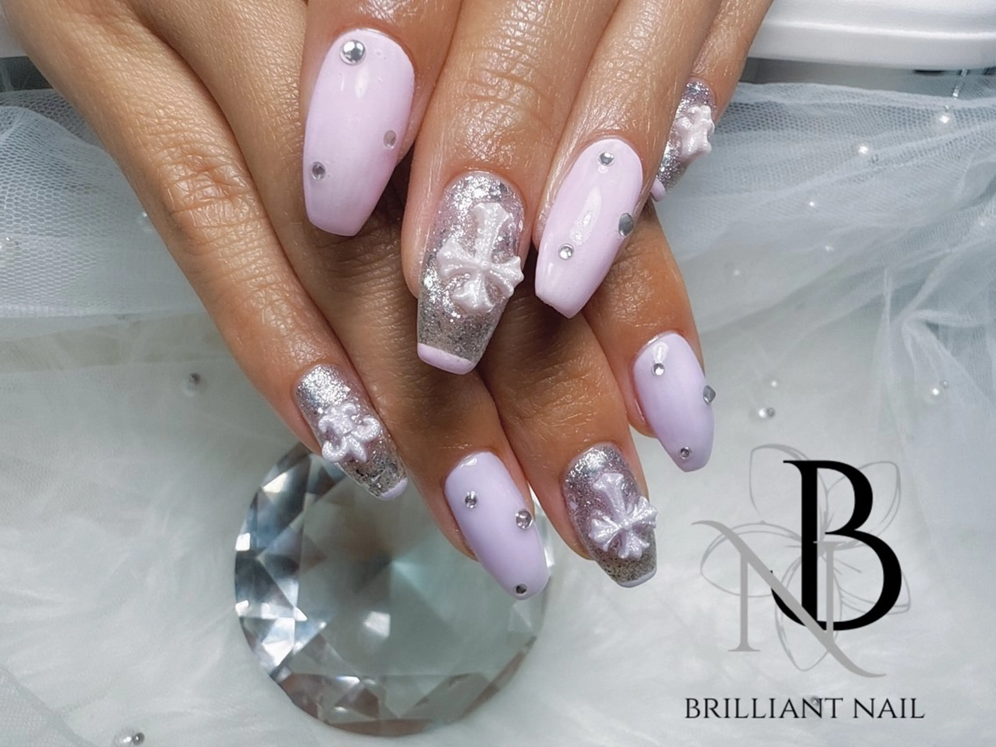 ミディアム ハンドネイル ハンドケア brilliant nail💎あやのネイルデザイン