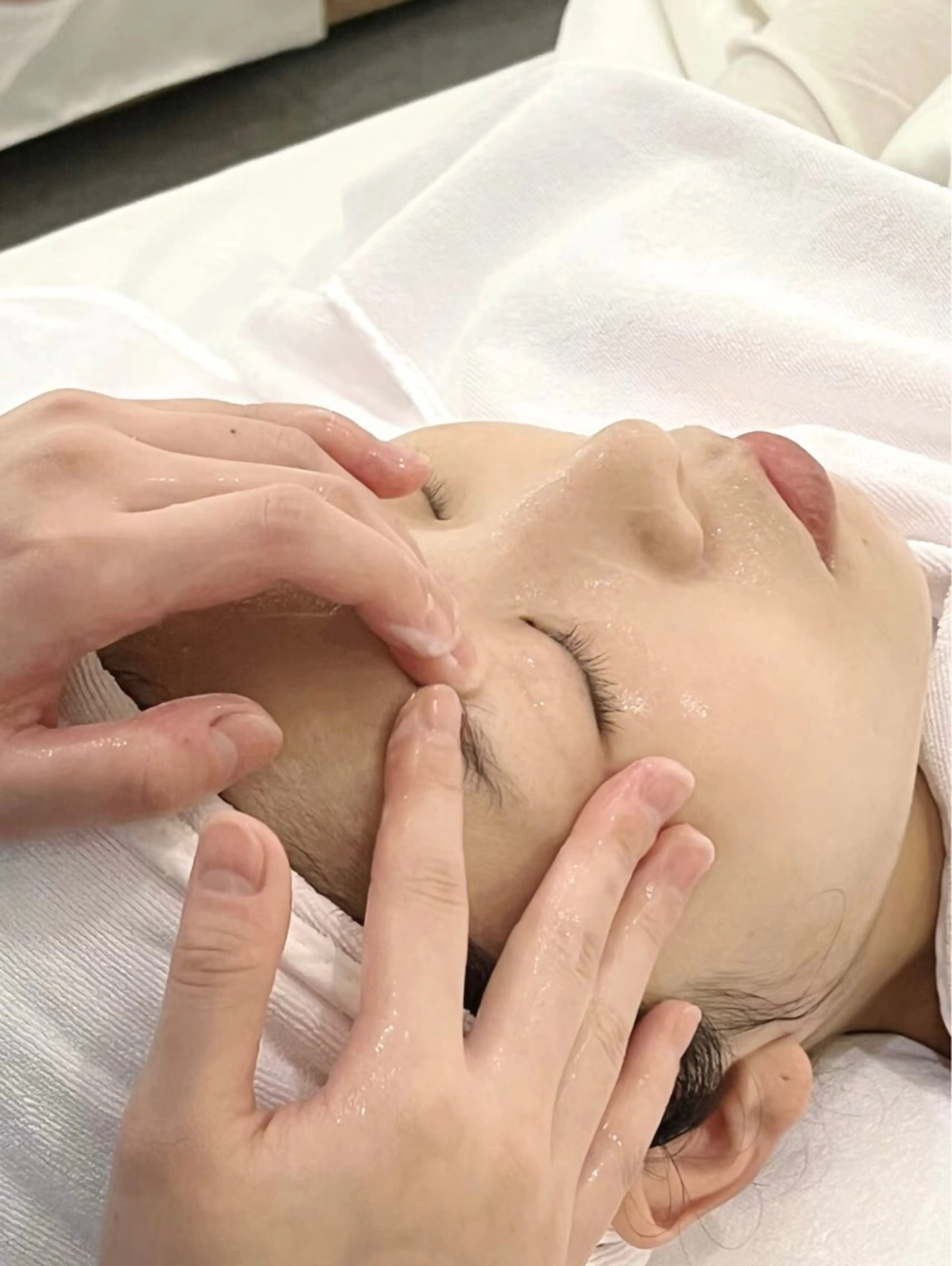 【目元ケア】クマ・目元のたるみ改善・乾燥・むくみ◎アイケアトリートメントの写真