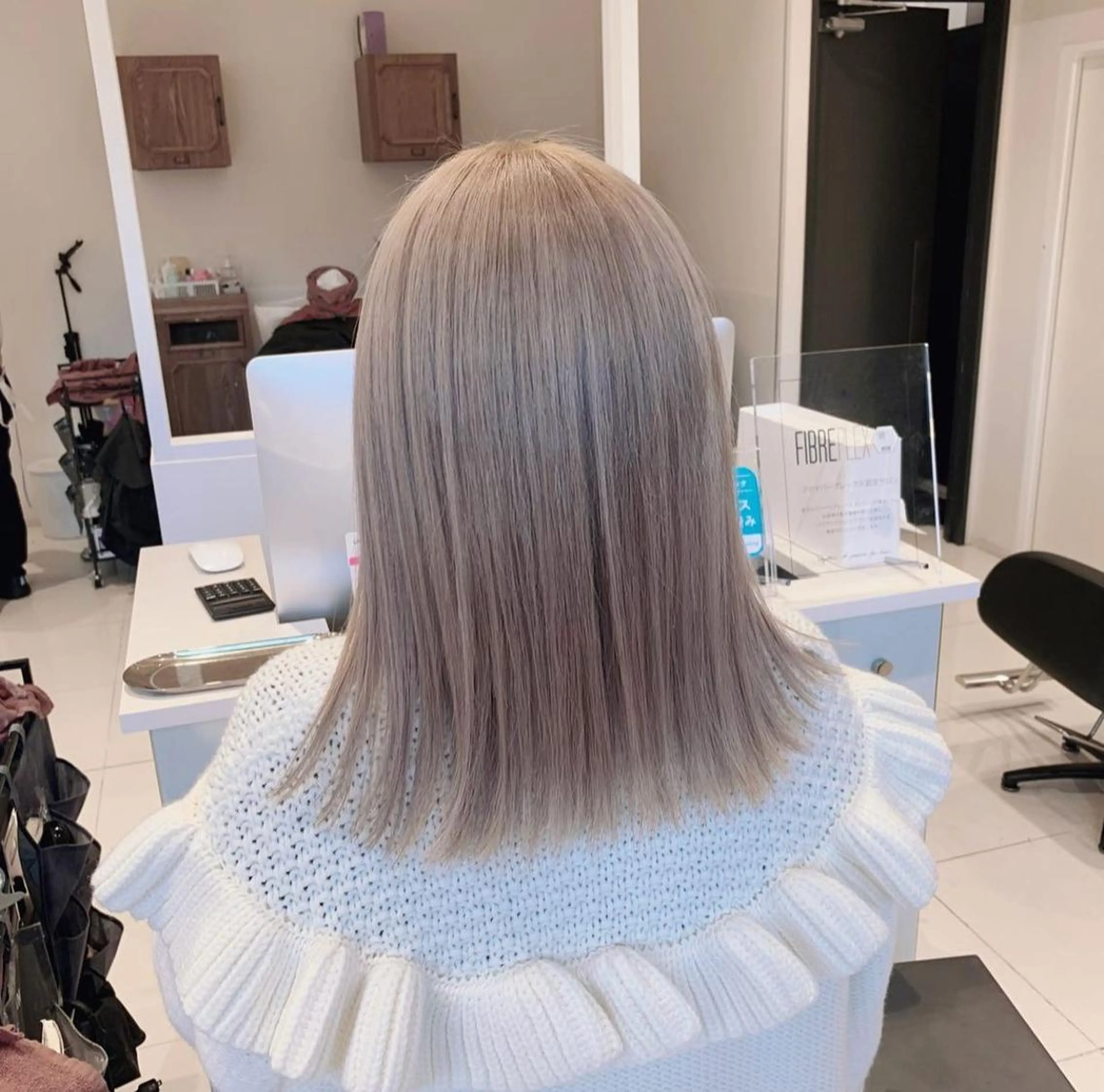 セミロング カラー ブリーチ ケアブリーチ ハイライトカラー インナーカラー ハイライト カット ヘアカラー 福西 洋斗のヘアスタイル