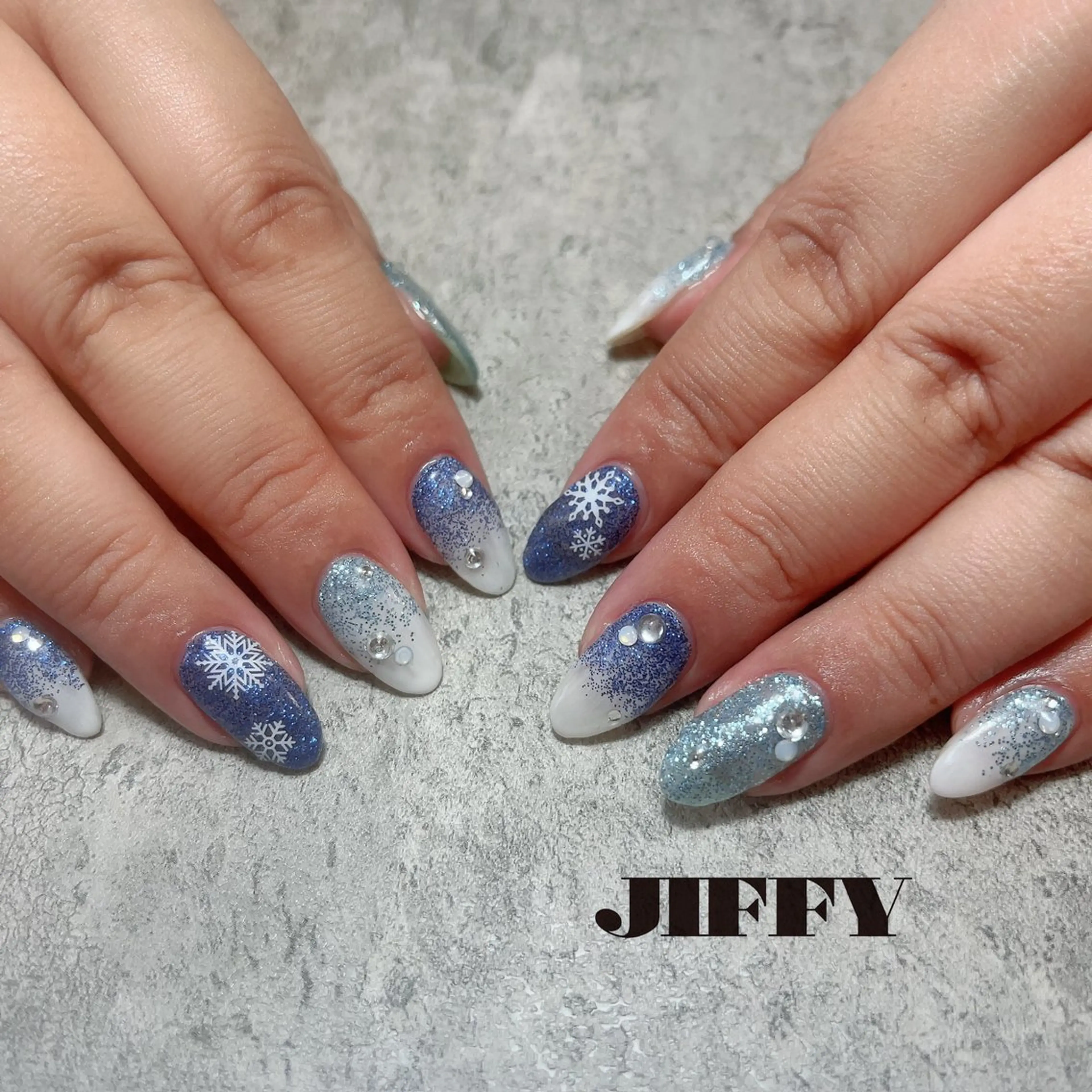 セミロング ハンドネイル JIFFY nailstudioのネイルデザイン