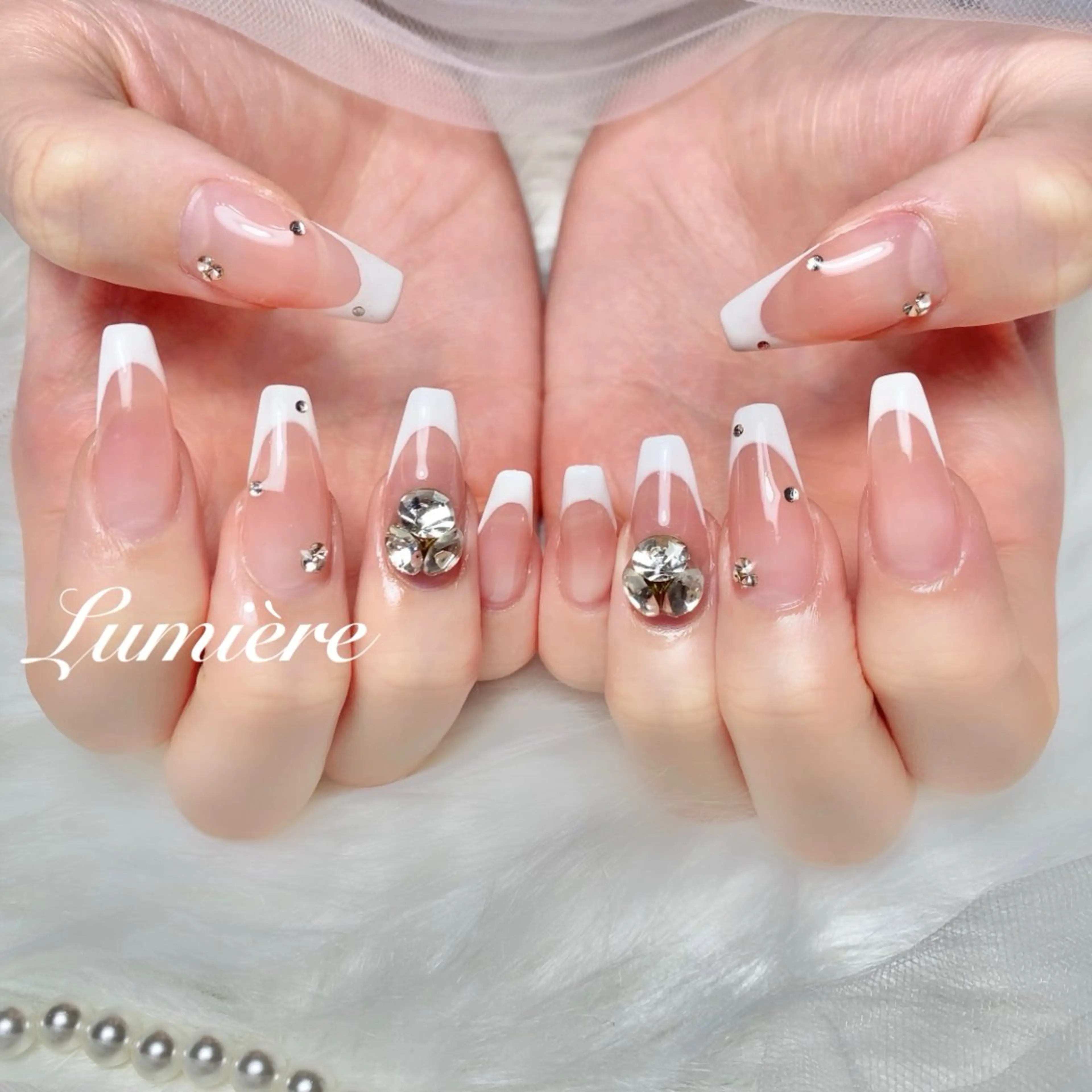 ネイル ストーンネイル ハンドネイル Lumière｜ ロング｜ワンホンのネイルデザイン