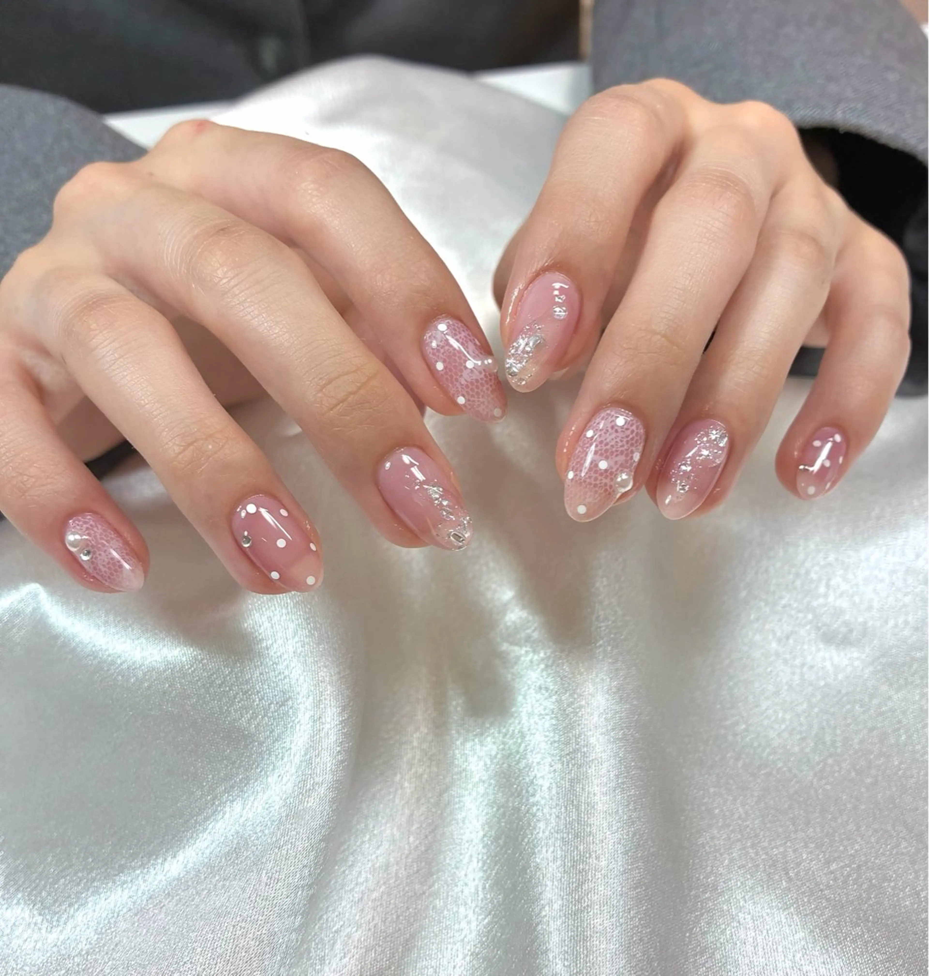 ネイル ドット レース ピンク ハンドネイル 伊藤 菜緒のネイルデザイン