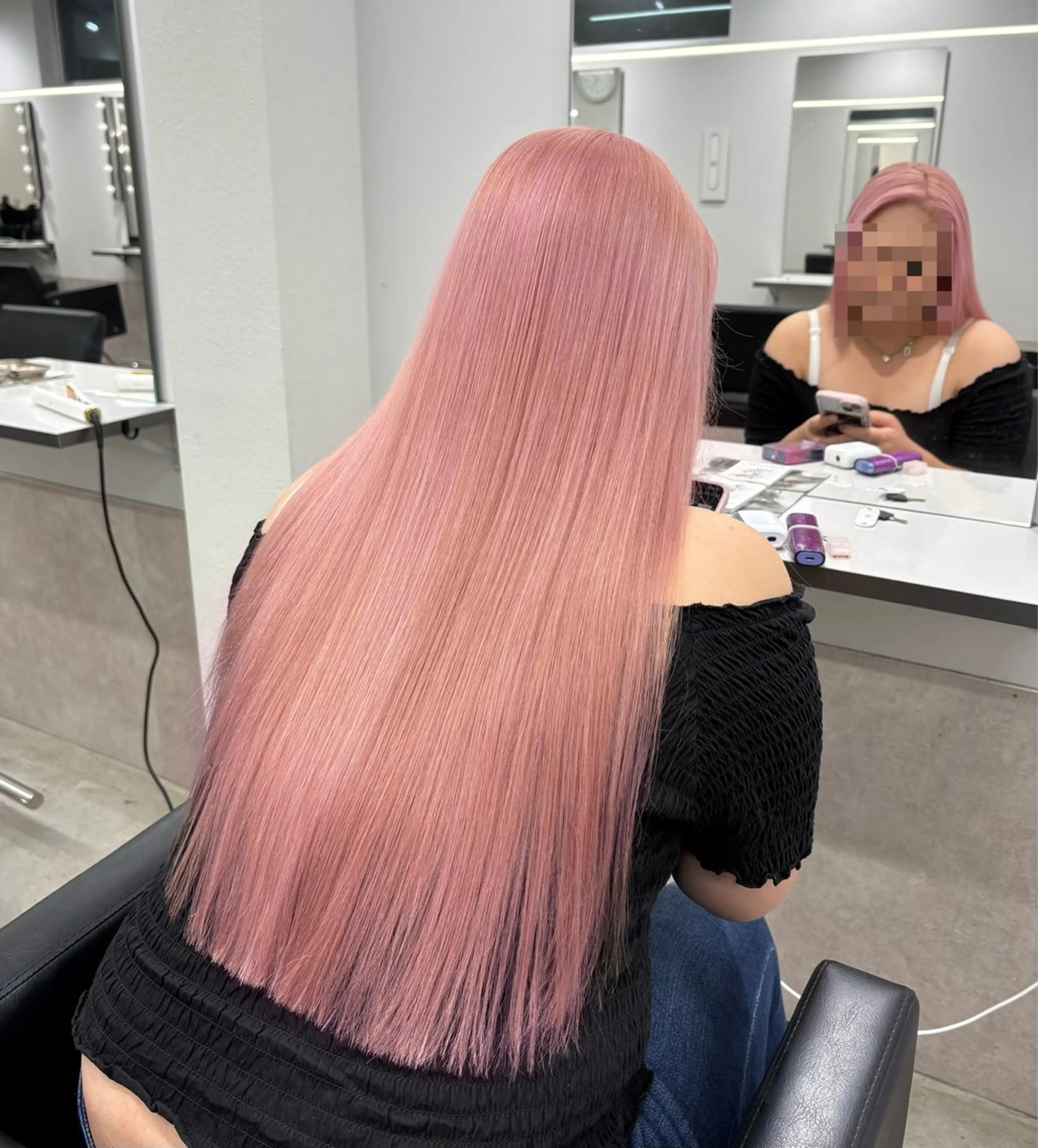 ロング カラー noa 寒色系カラーブリーチのヘアスタイル