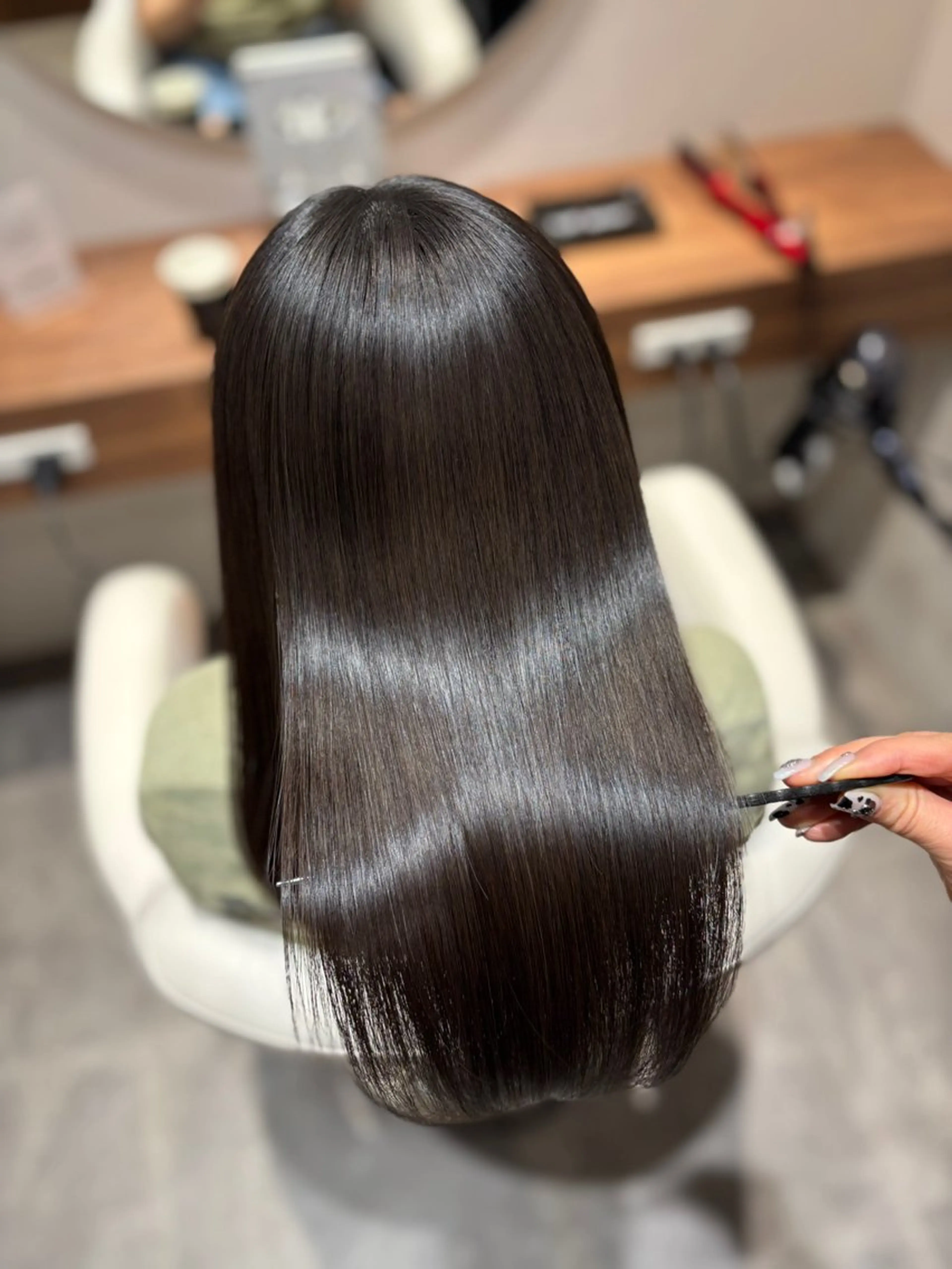 ロング カット 縮毛矯正 トリートメント 美髪ヘア 🤍erikaのヘアスタイル