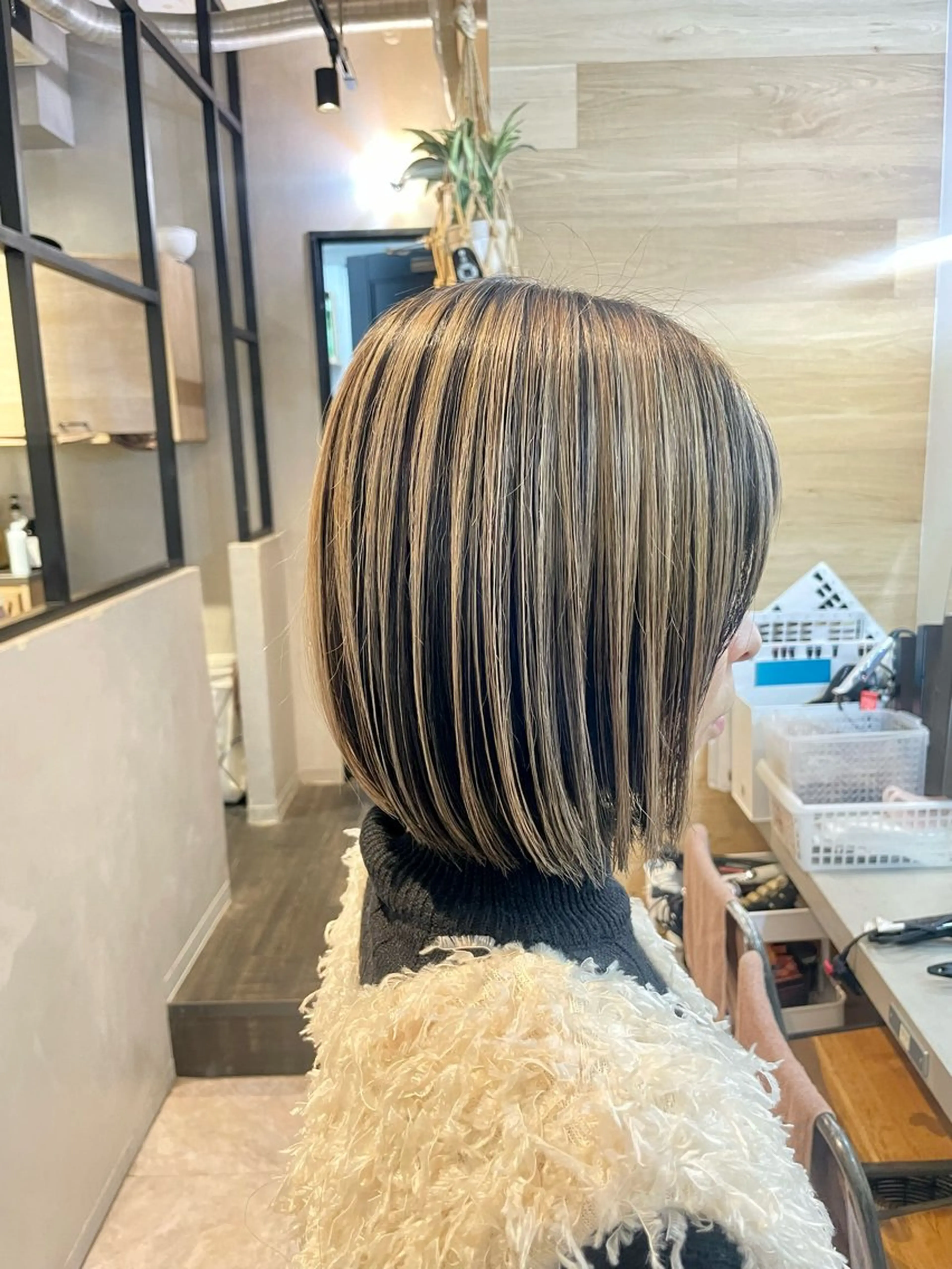 ミディアム ヘアカラー トリートメント EIGHT サイショ ミズキのヘアスタイル