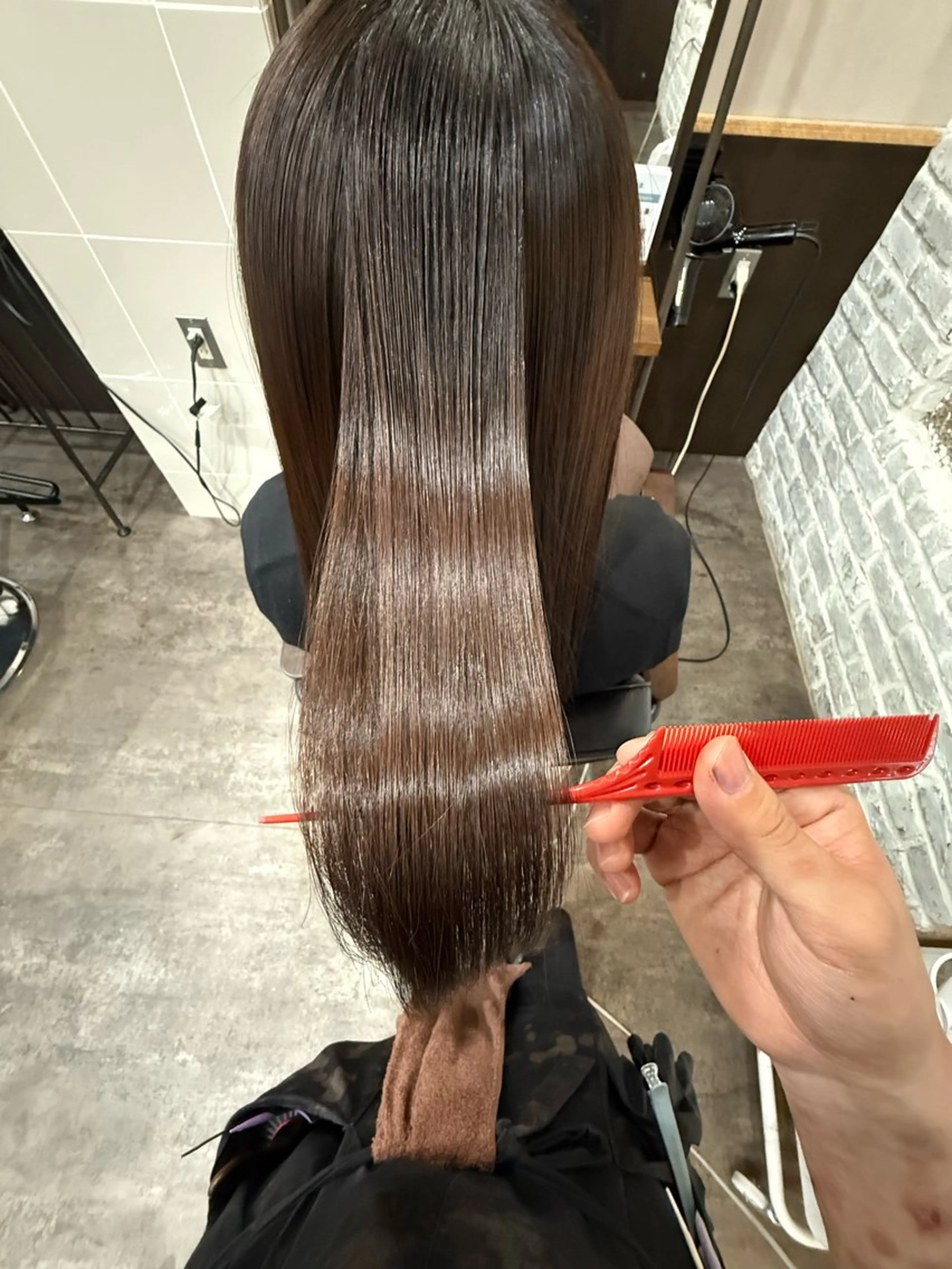 ロング カット 縮毛矯正 トリートメント 艶カラー✨️派手髪 🦄renのヘアスタイル