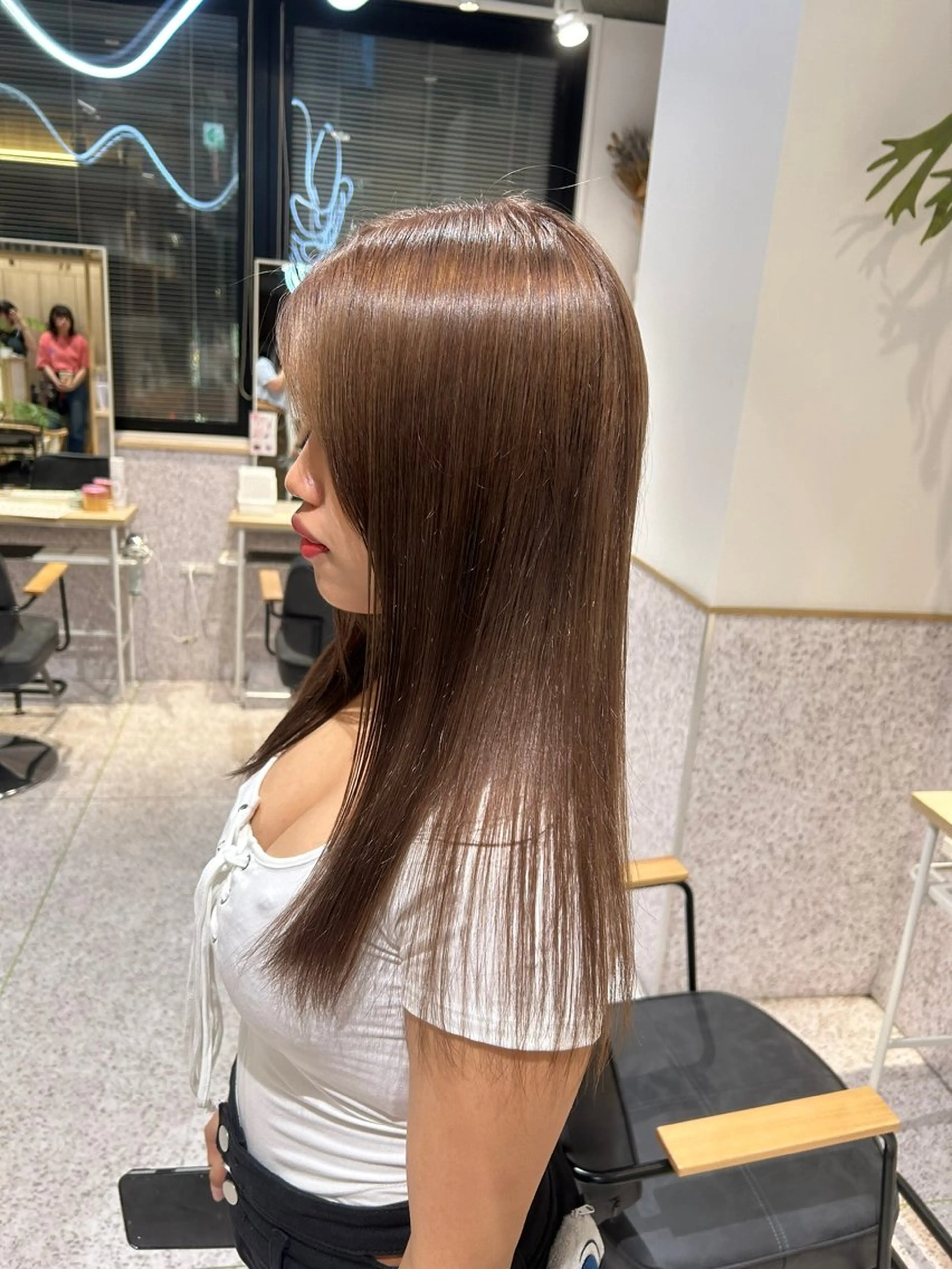 カラー ダブルカラー イヤリングカラー ハイトーンカラー インナーカラー 髪質改善 ヘアカラー ♡ハイトーン★ ネイル/しの♡のヘアスタイル