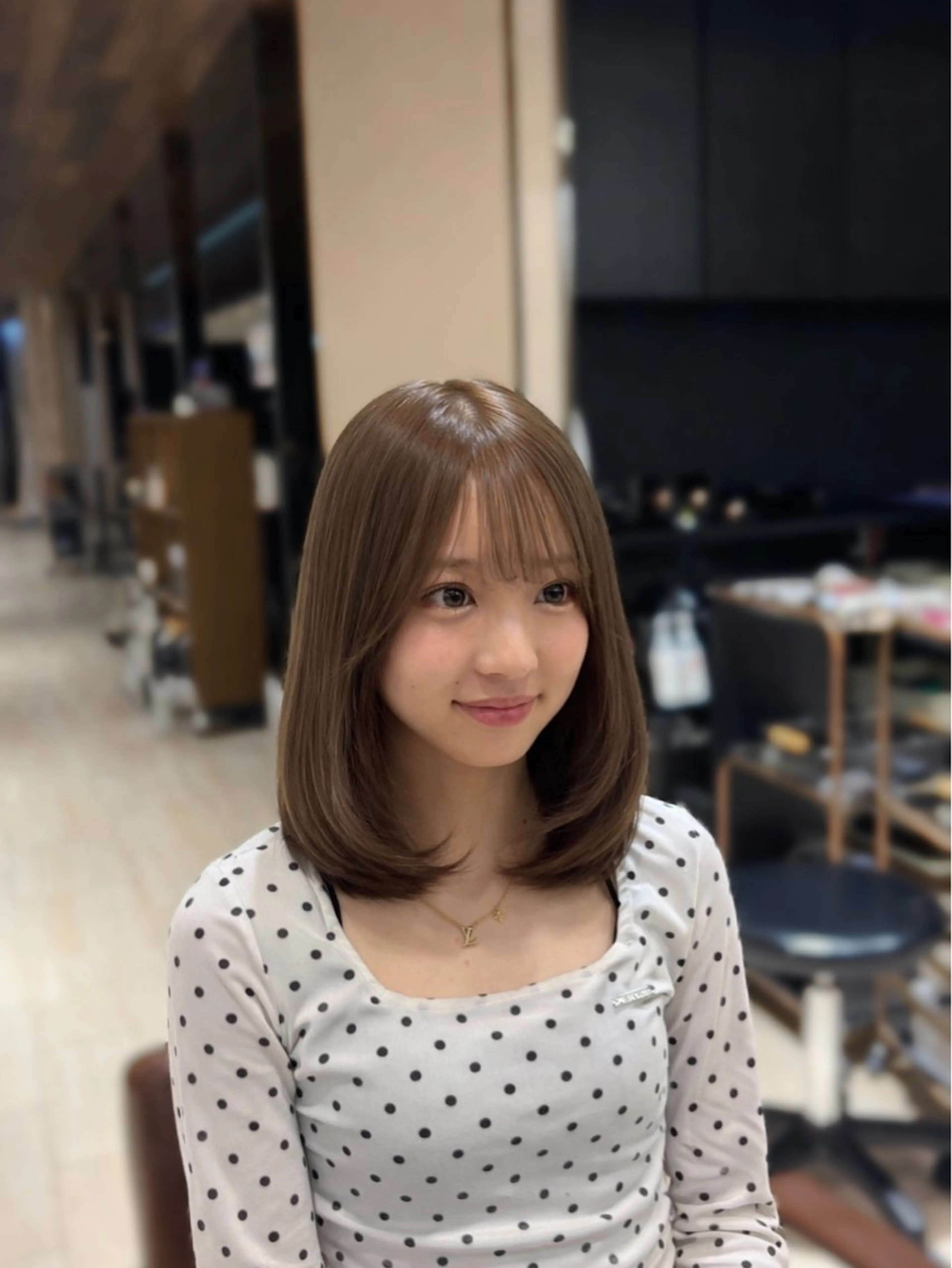 ミディアム レイヤーカット カット ヘアカラー トリートメント AFLOAT GINZA所属・透明感カラー/レイヤ ー/ボブ/宮下知也のヘアスタイル