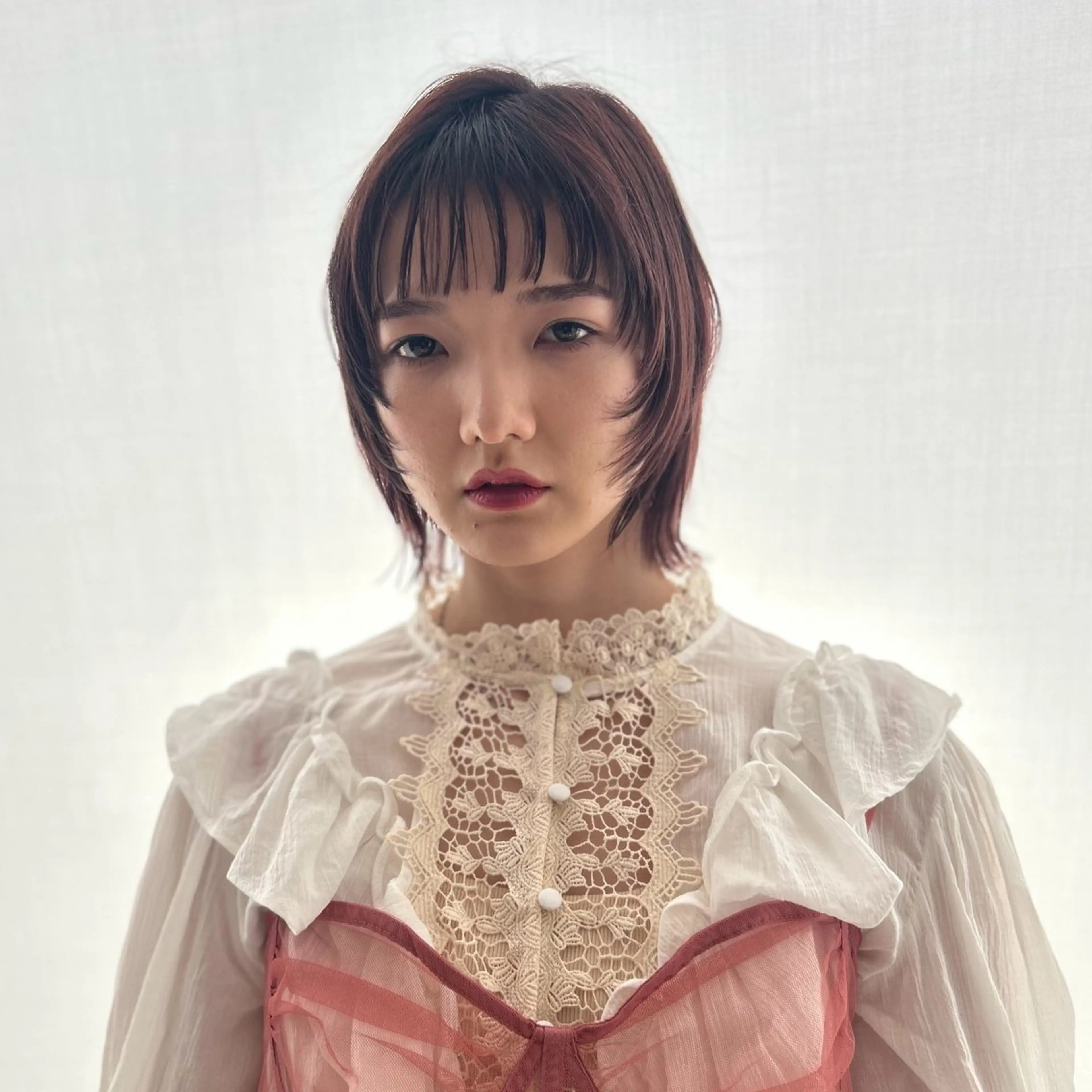 ショート カラー カット 透明感カラー×レイヤ ー🧊横田 冴のヘアスタイル