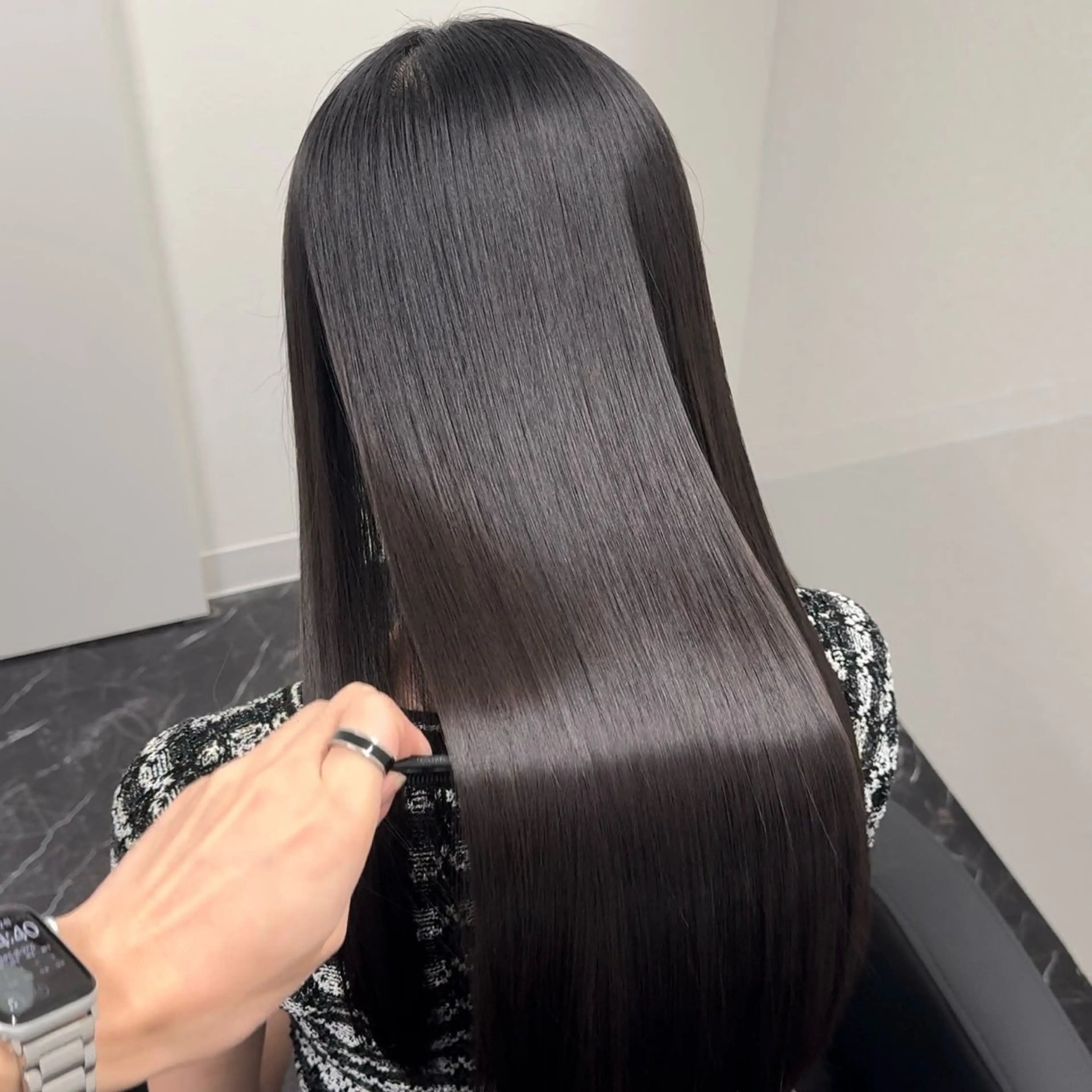 ロング パーマ 髪質改善 韓国風ヘア 縮毛矯正 トリートメント ヘアカラー トリートメント 髪質改善Ⅰ透明感 艶カラーⅠたつやのヘアスタイル