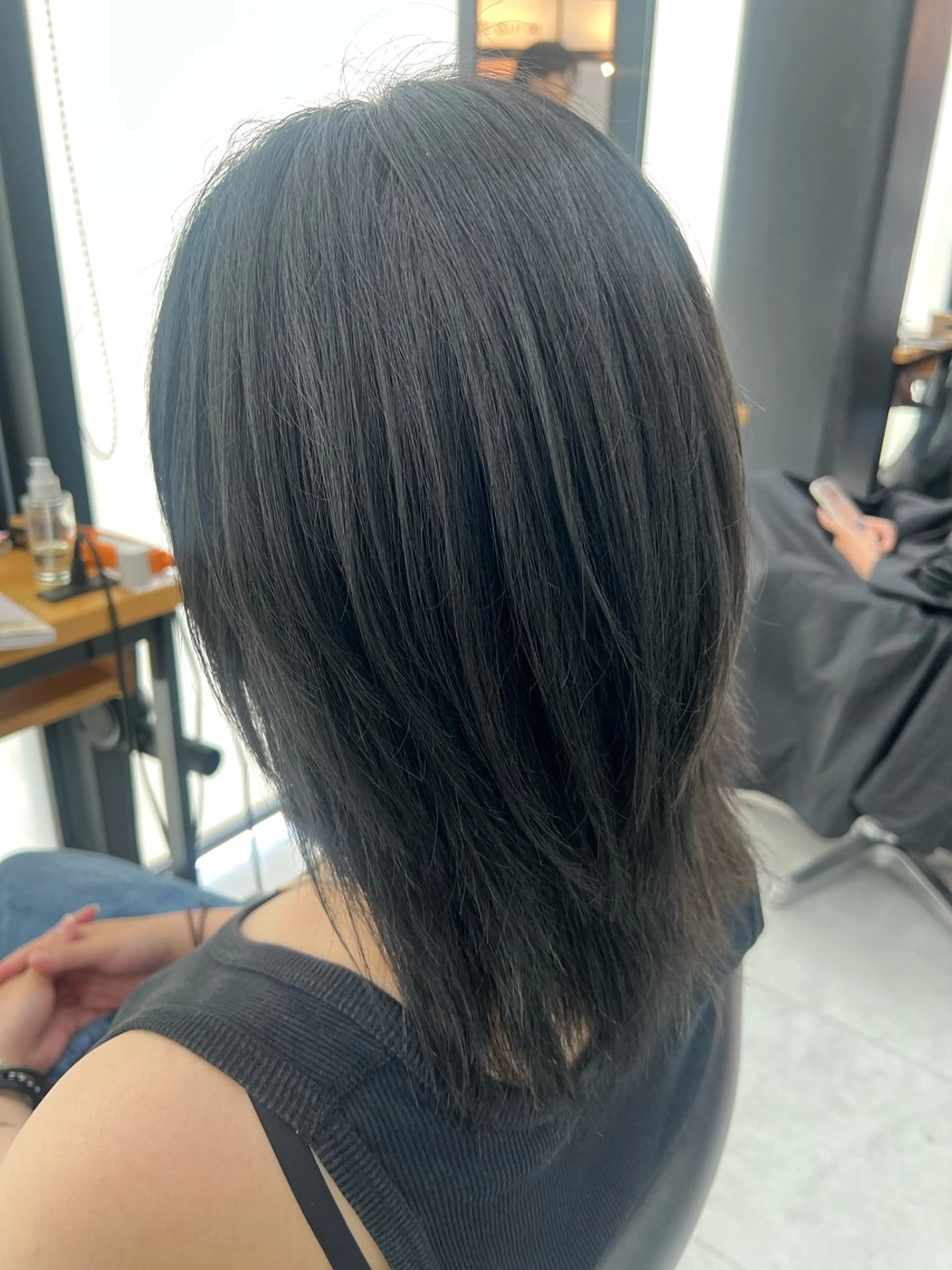 ミディアム カット ヘアカラー トリートメント ダブルカラー寒色系 ボリューム改善ハヤトのヘアスタイル