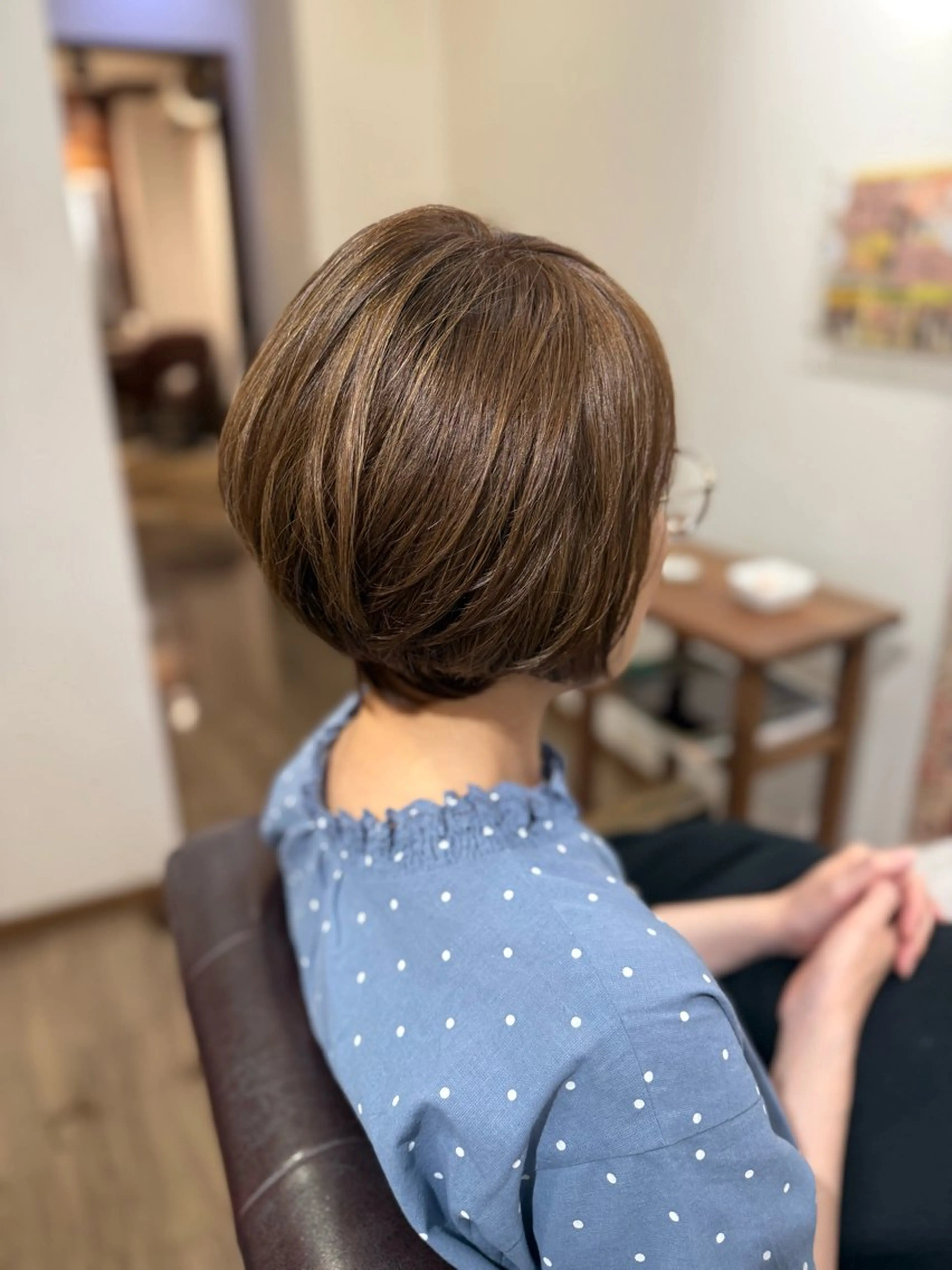 ショート ハイライト ヘアカラー 小片 百音のヘアスタイル