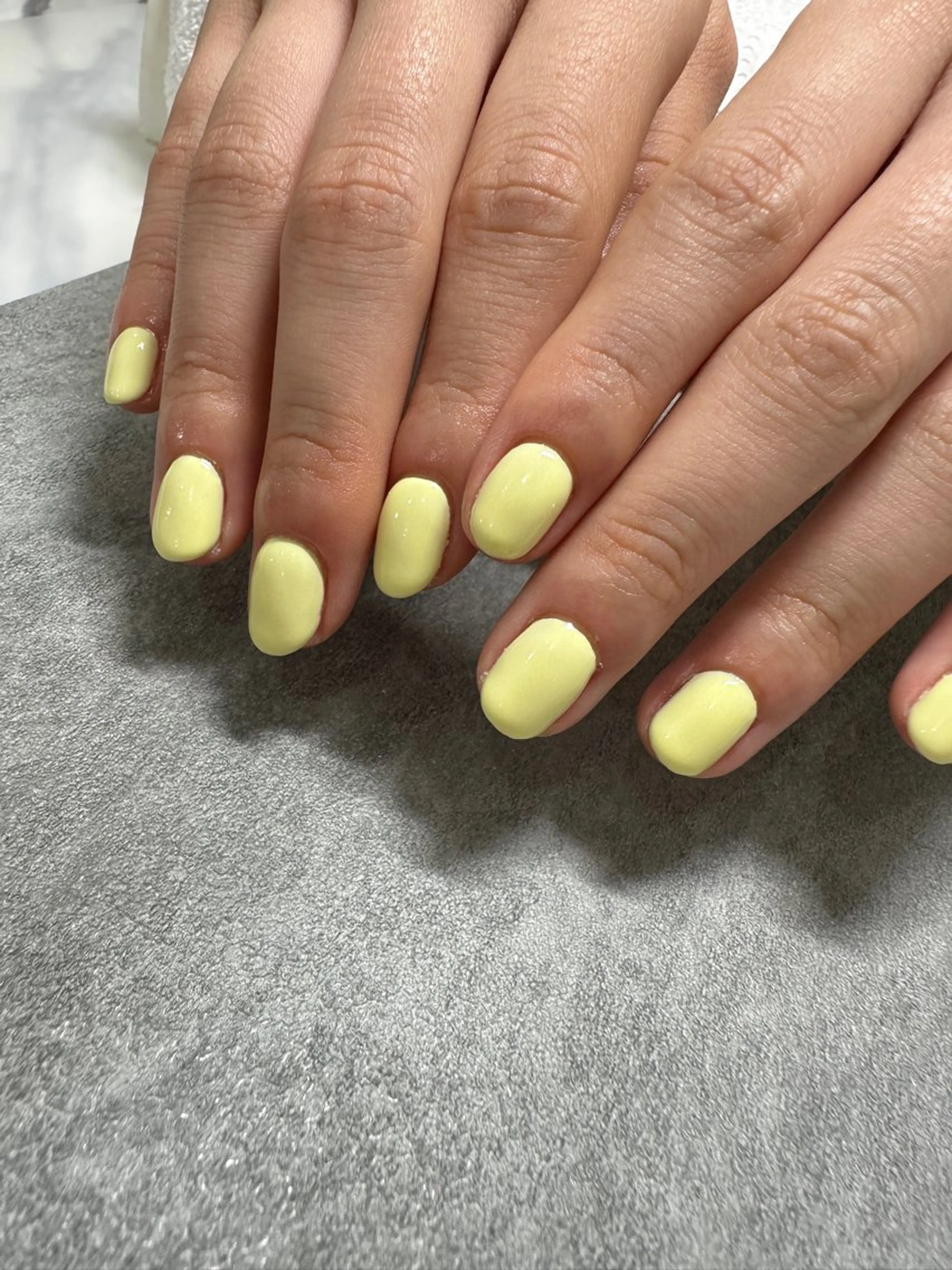ネイル パステルネイル 春ネイル 黄色 ルミエナリトリート MUKAEDAのネイルデザイン